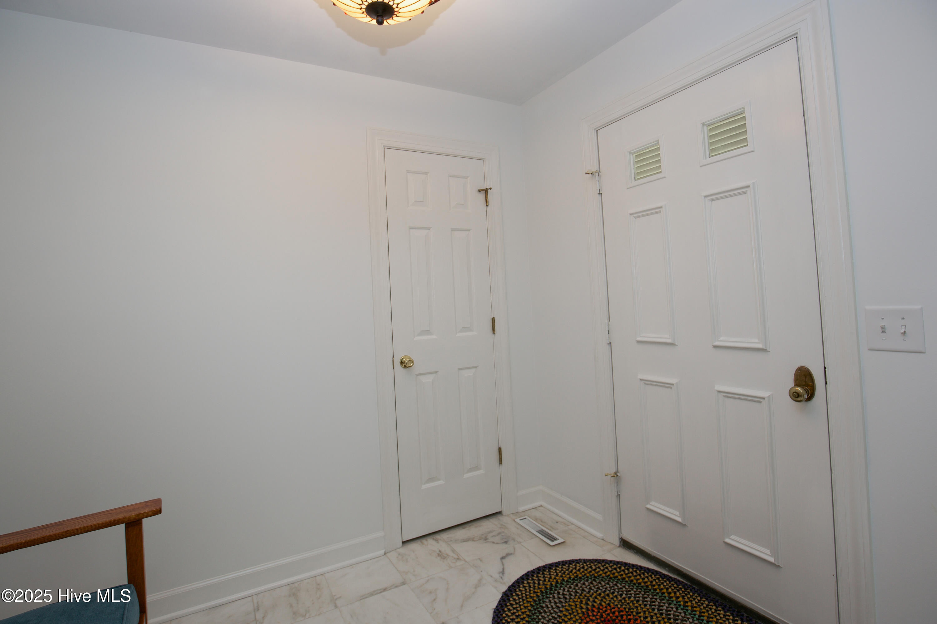 33 Village Green Circle Property Photo 7