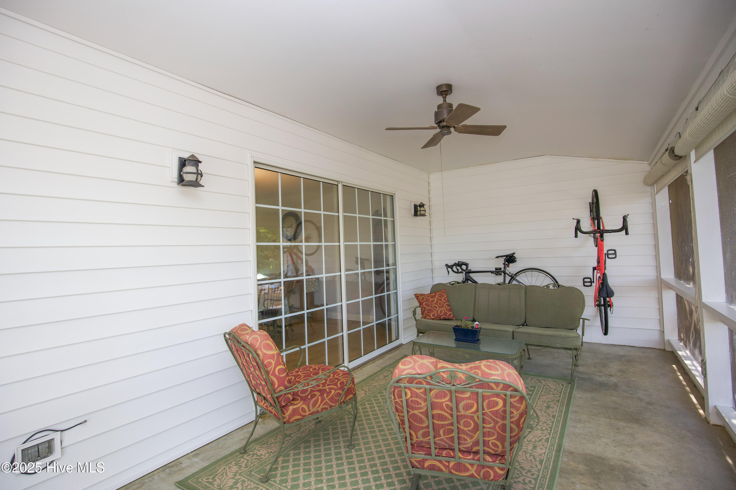 33 Village Green Circle Property Photo 20