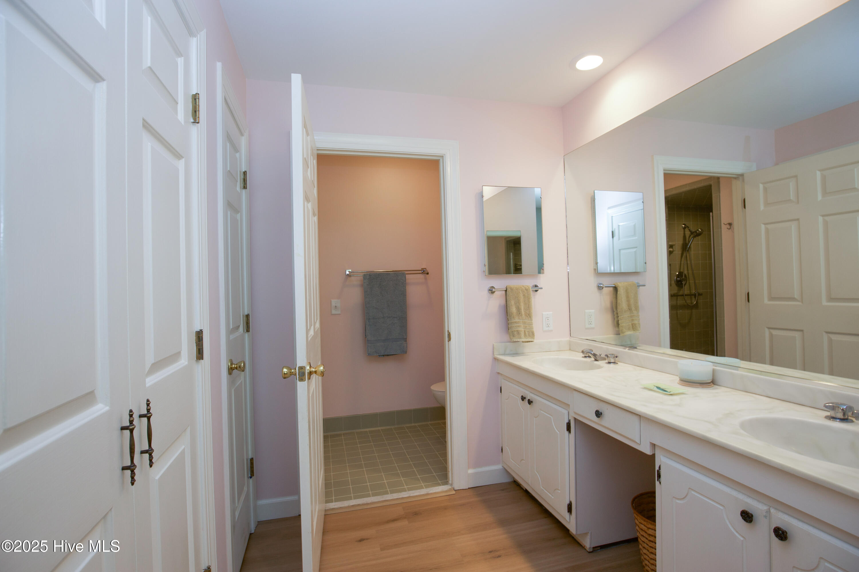 33 Village Green Circle Property Photo 36