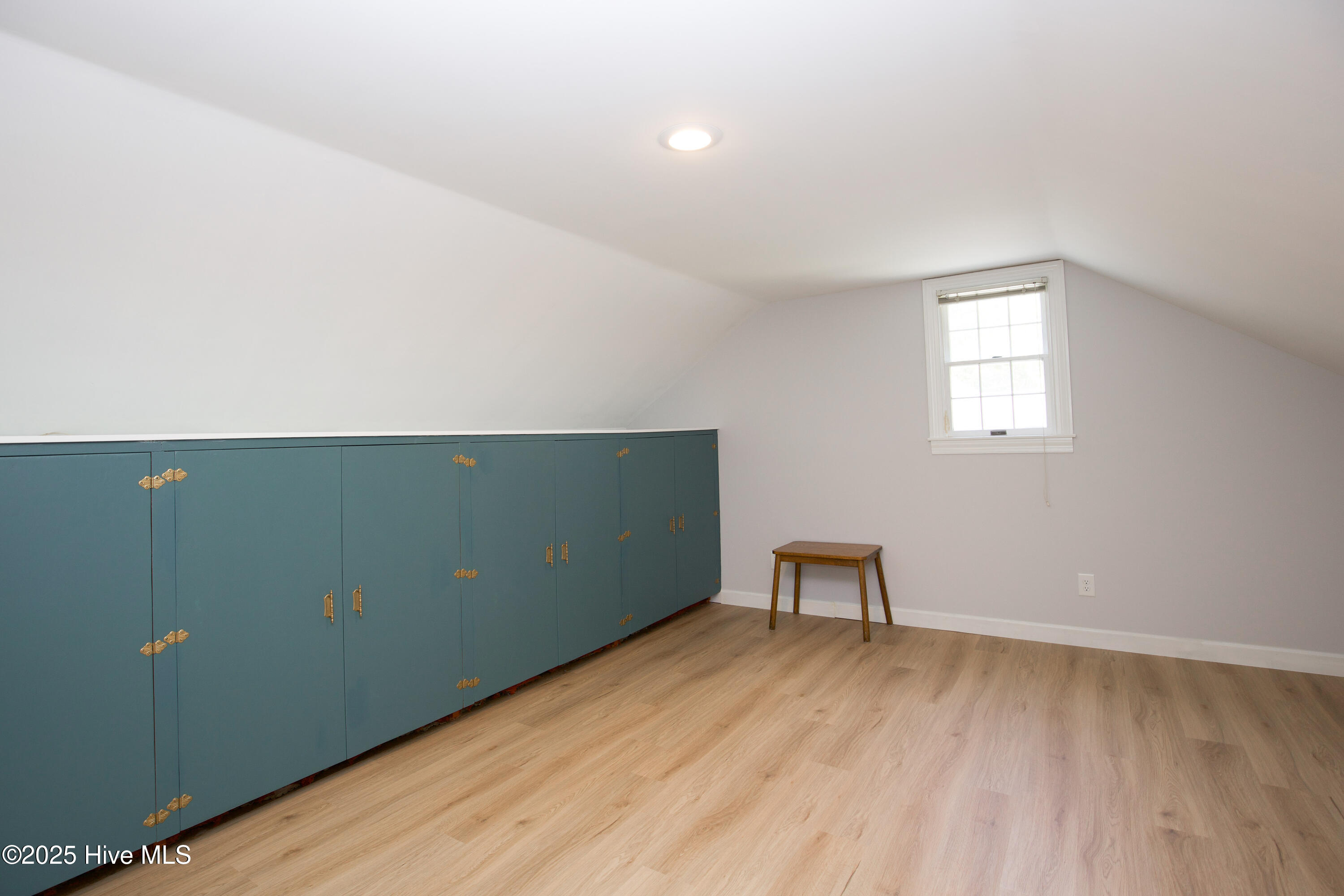 33 Village Green Circle Property Photo 45