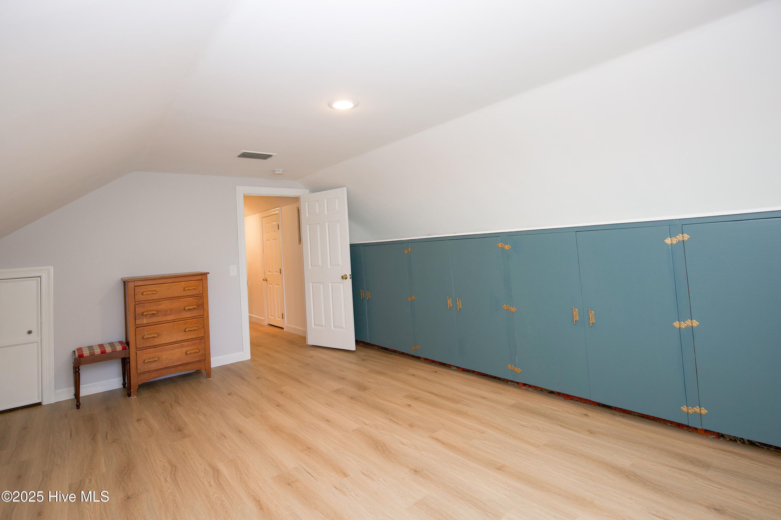 33 Village Green Circle Property Photo 46