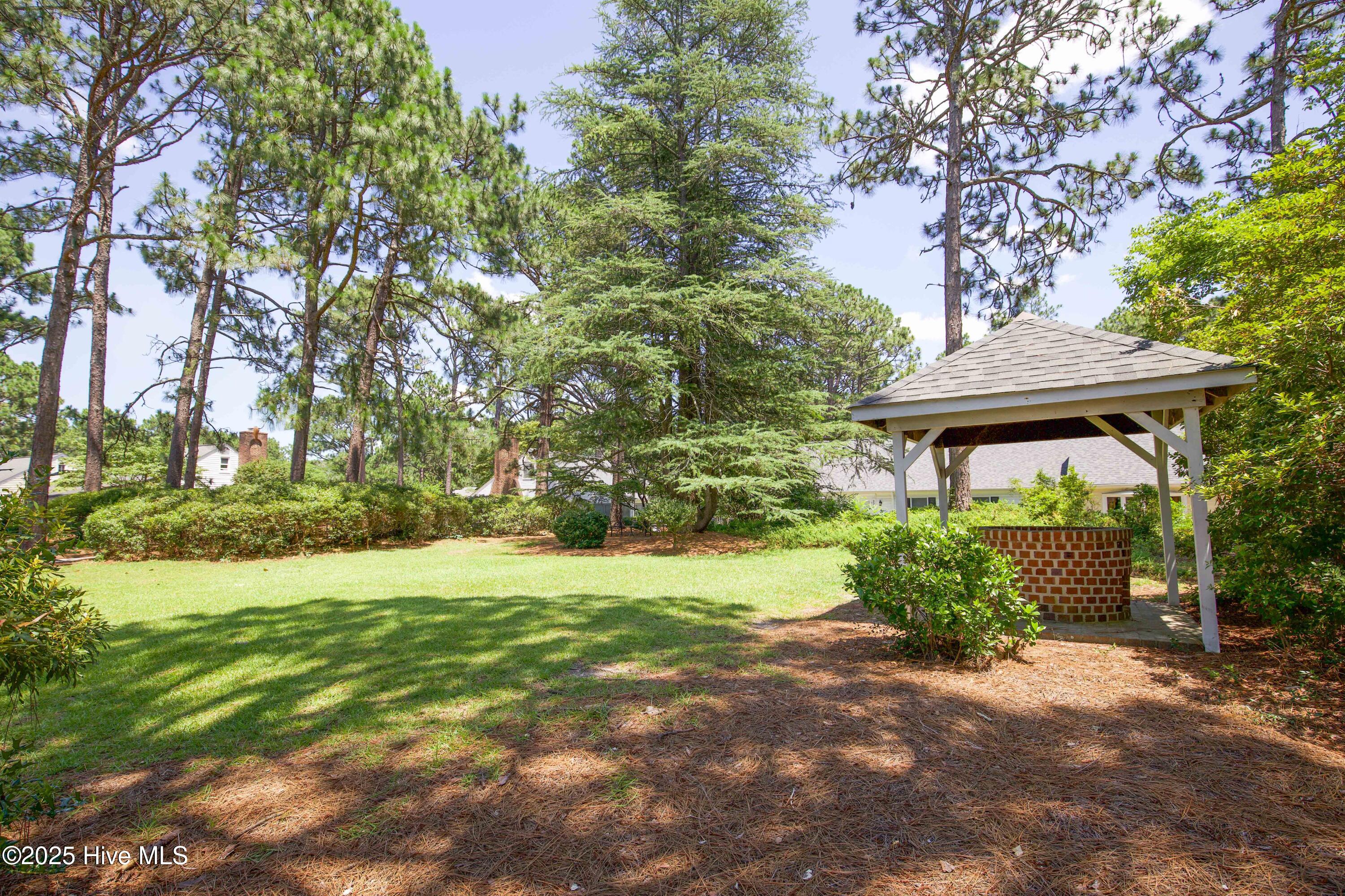 33 Village Green Circle Property Photo 57