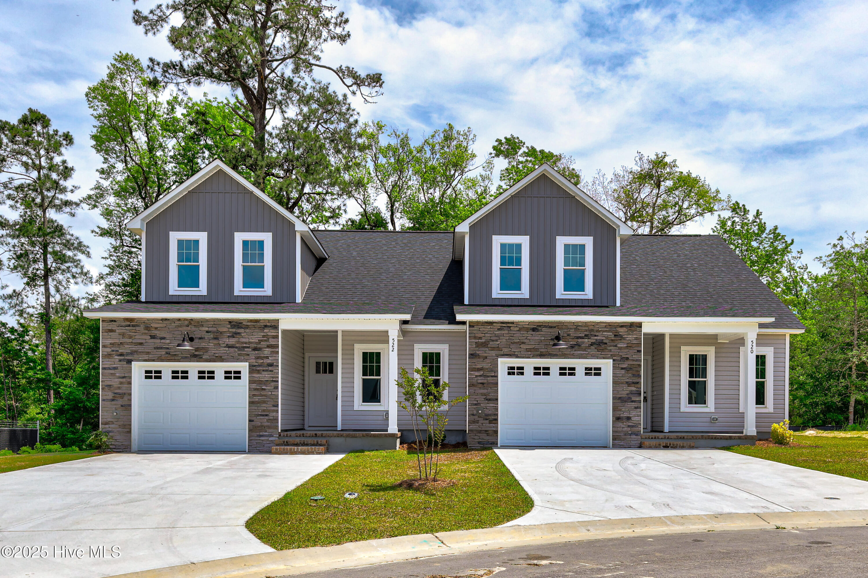 552 Timbercrest Circle Property Photo 1