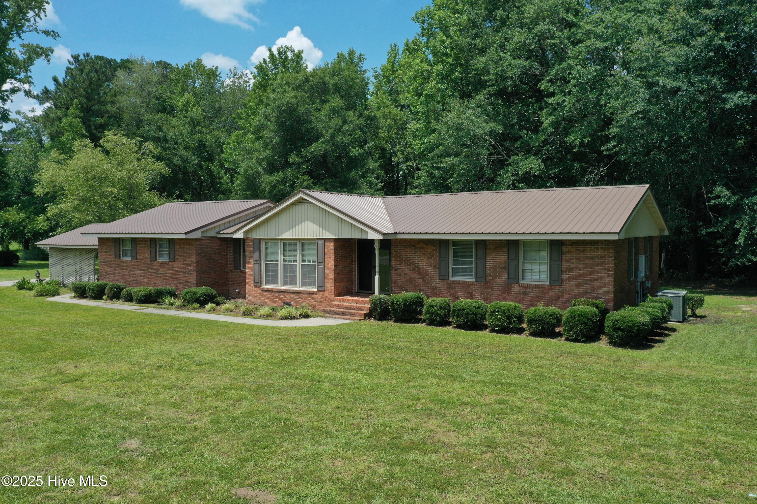 178 Pineland Woods Drive Property Photo 1