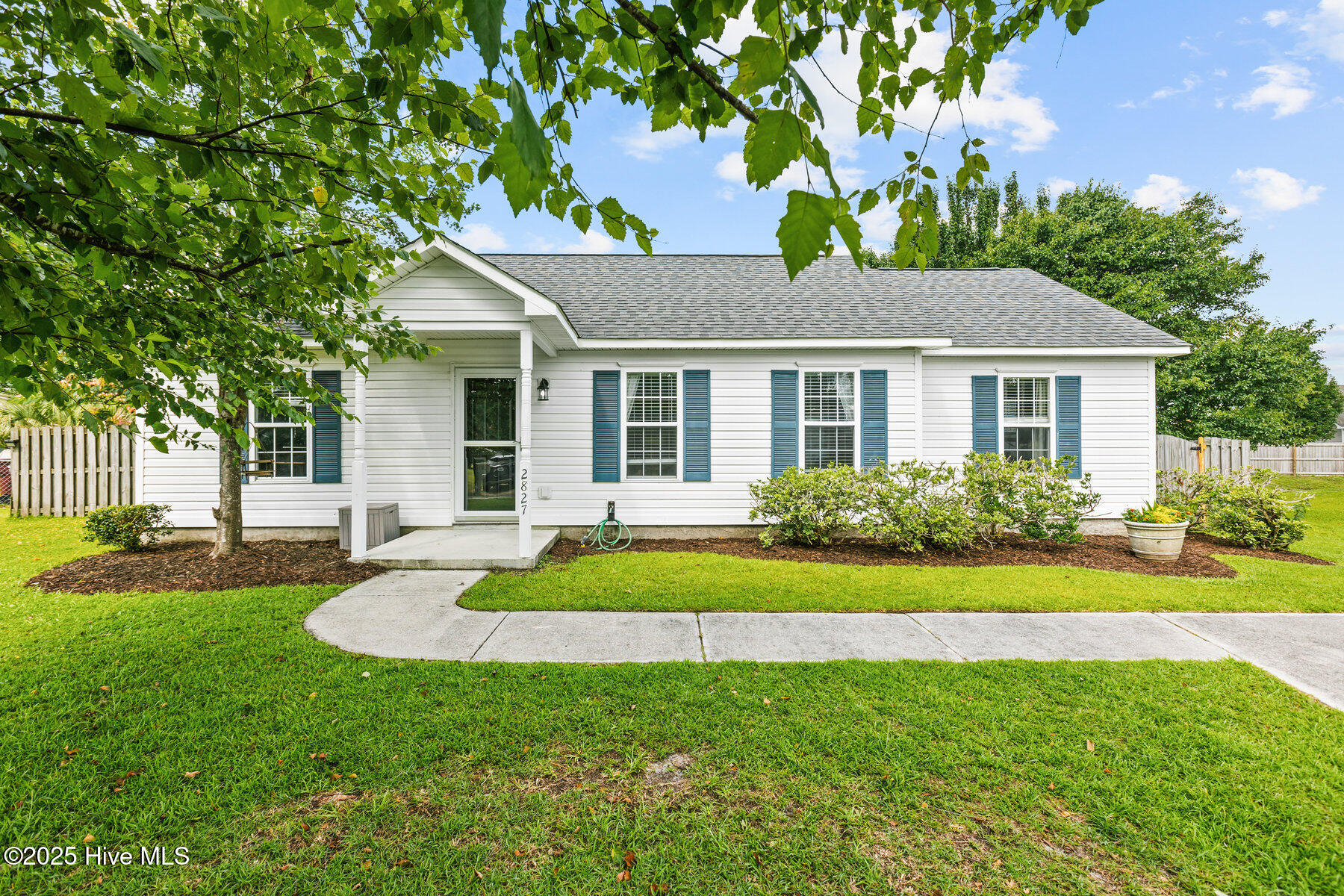 2827 Sapling Circle Property Photo 2