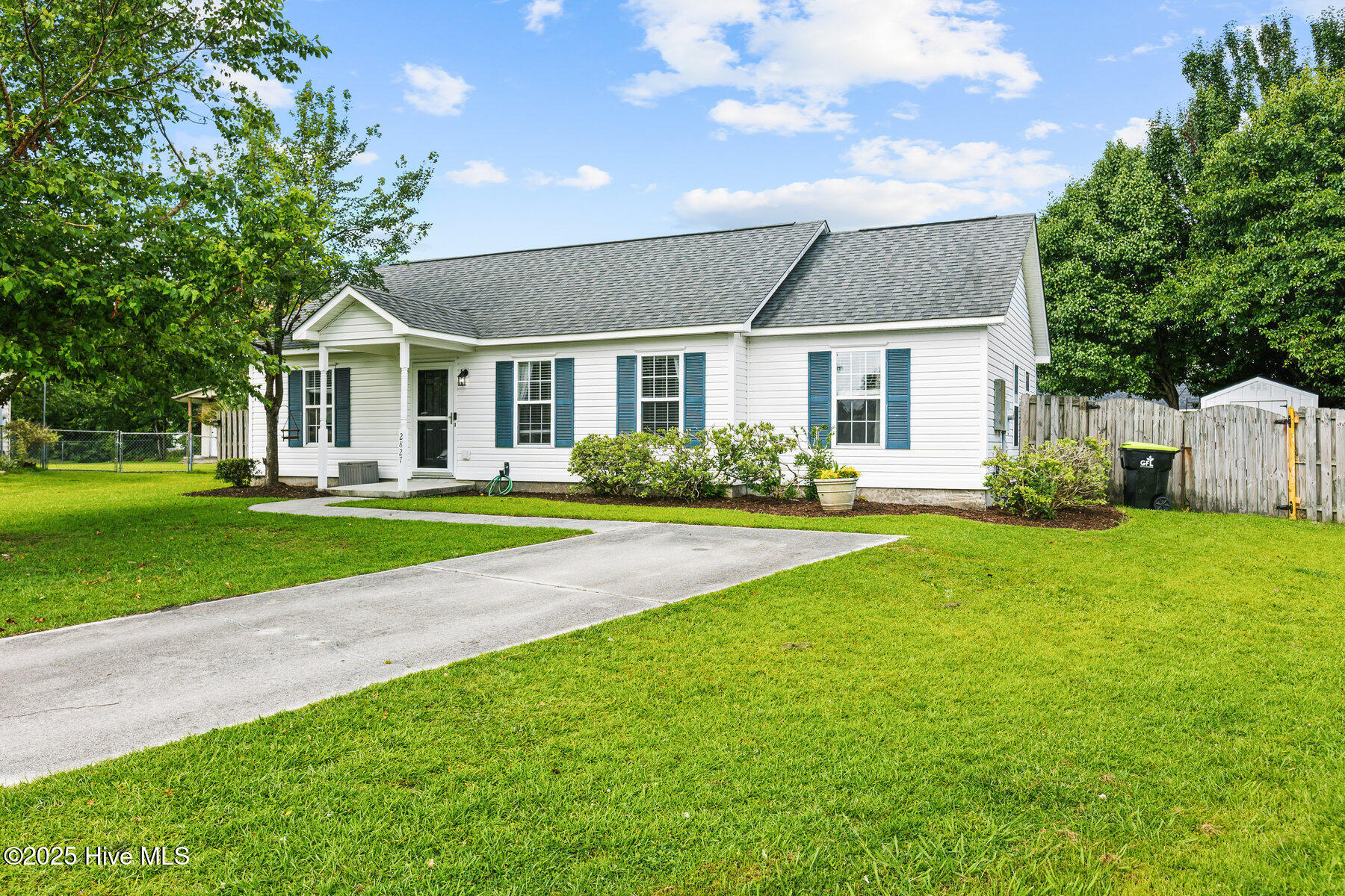 2827 Sapling Circle Property Photo 3