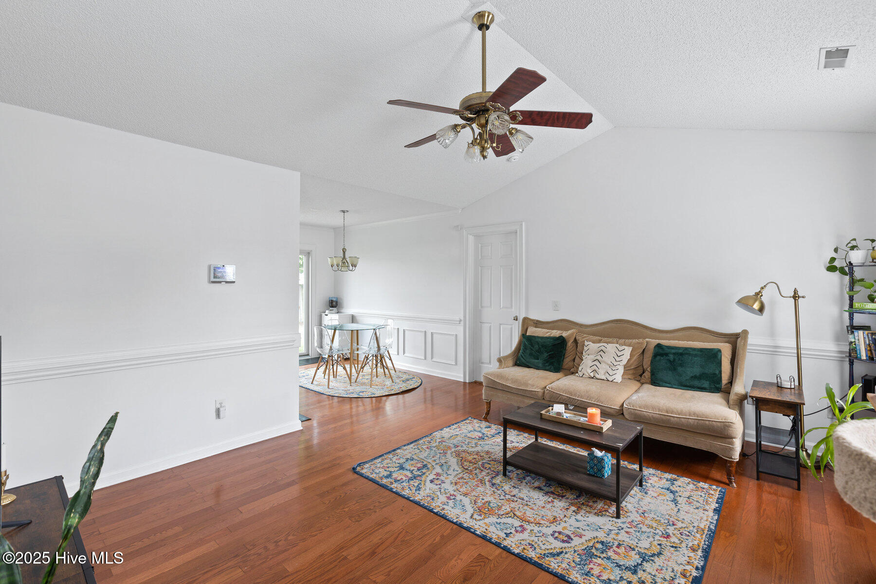 2827 Sapling Circle Property Photo 5