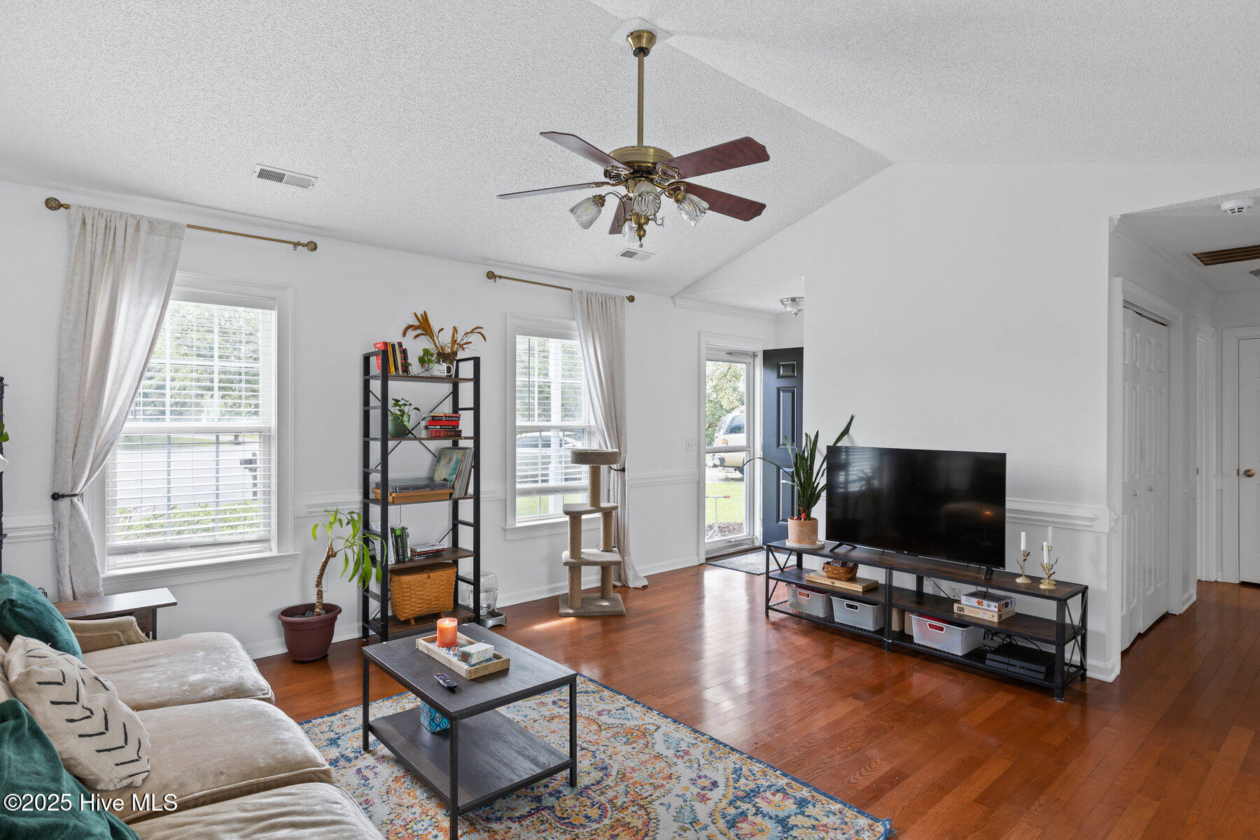 2827 Sapling Circle Property Photo 6