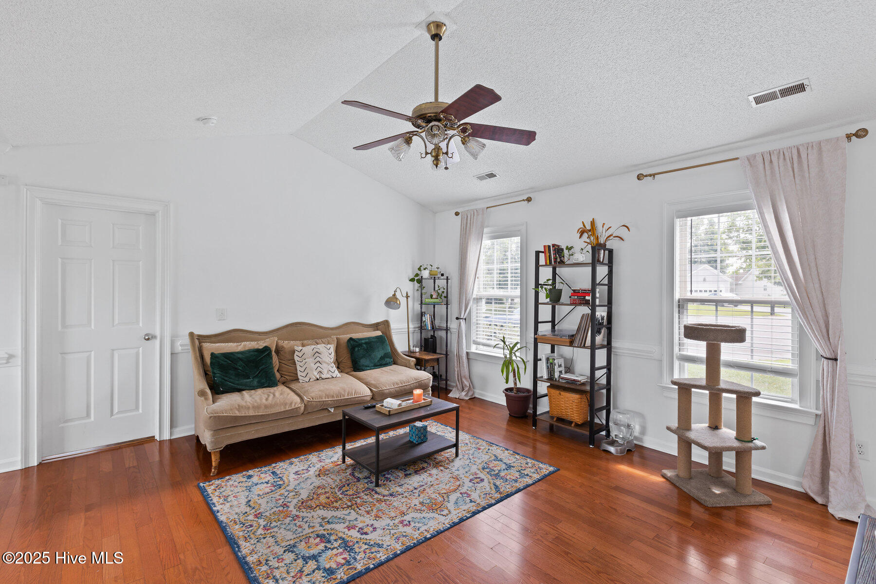 2827 Sapling Circle Property Photo 7