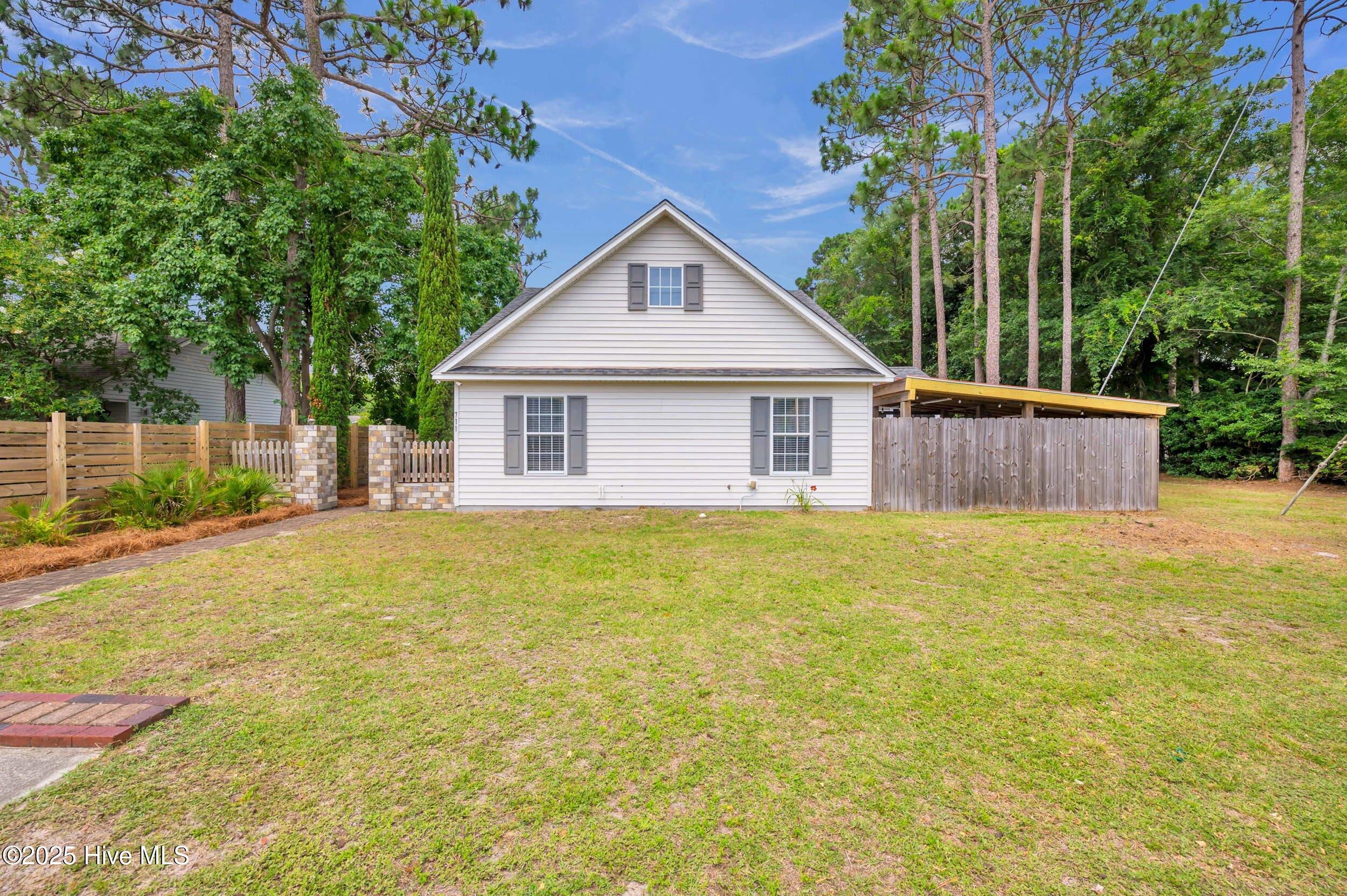 711 Navaho Trail Property Photo 3