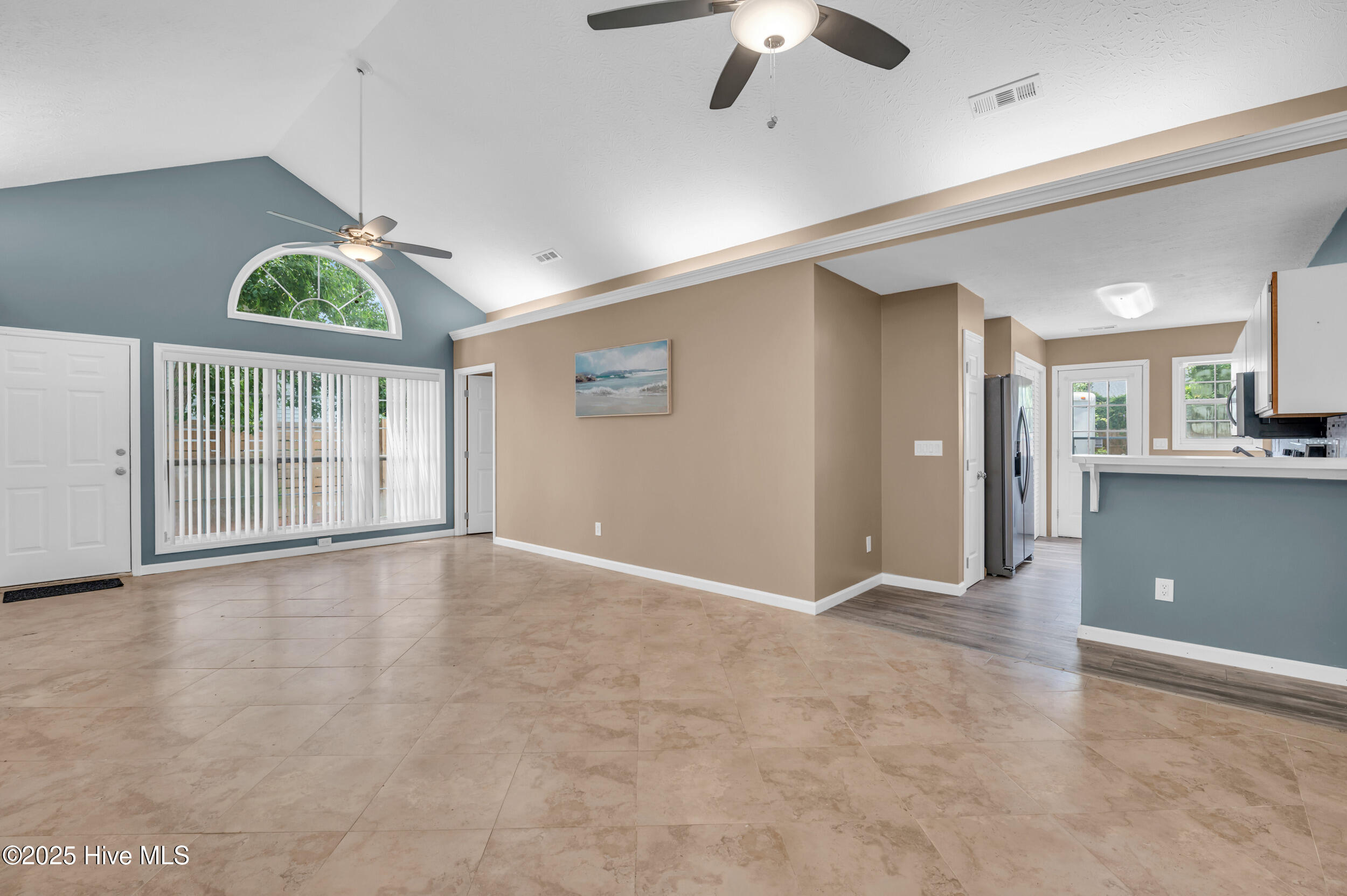 711 Navaho Trail Property Photo 8