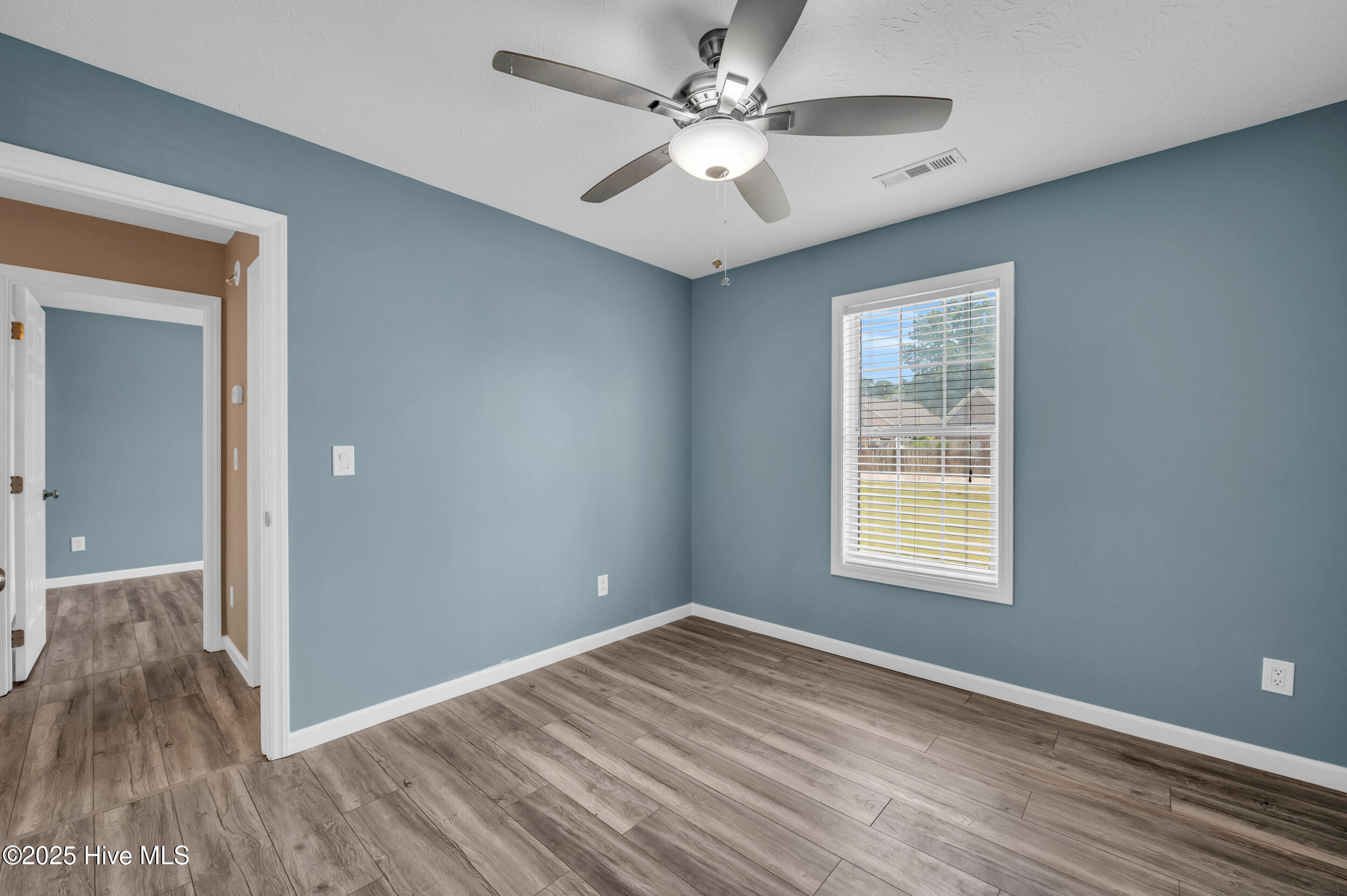 711 Navaho Trail Property Photo 17