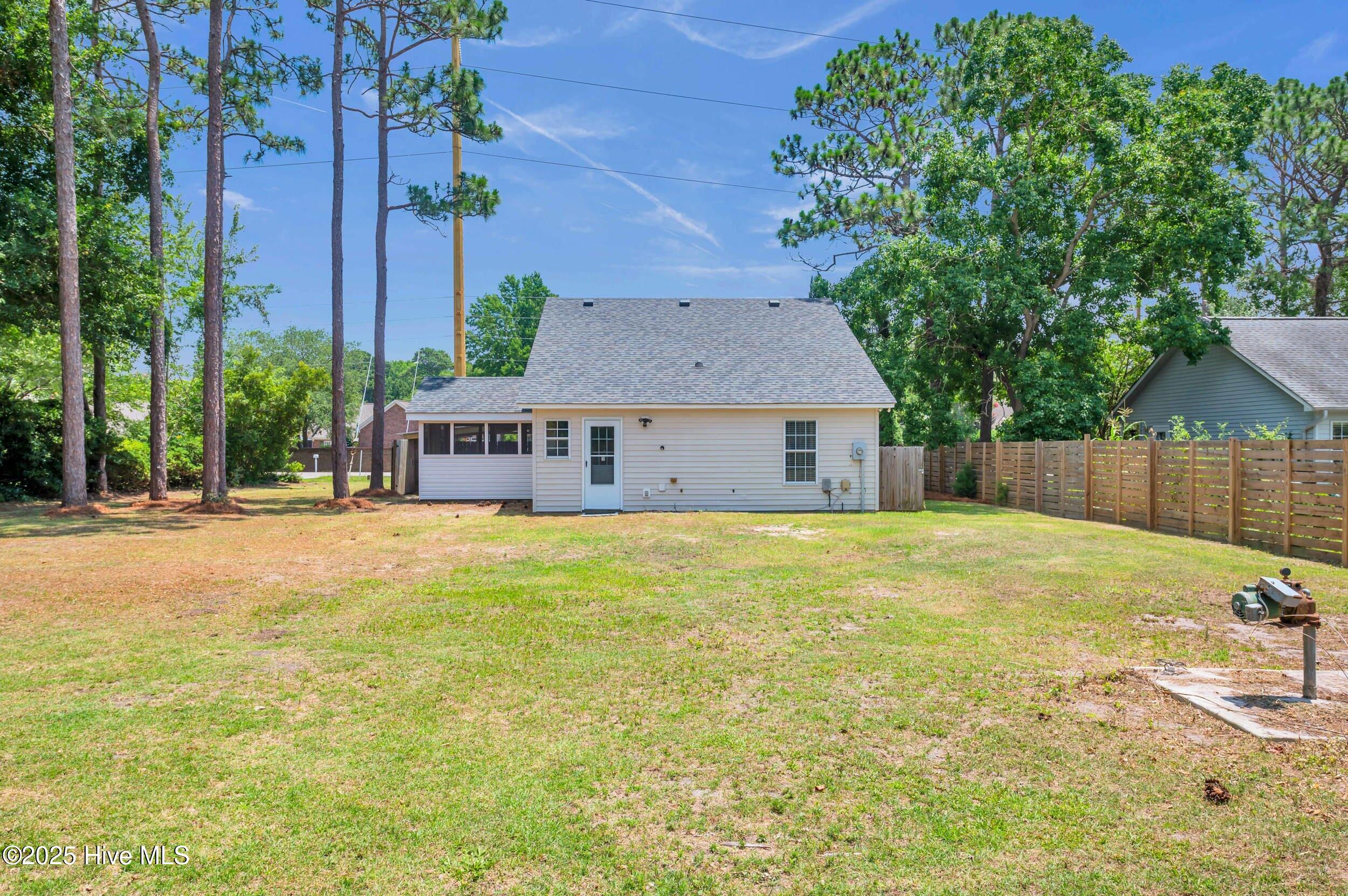711 Navaho Trail Property Photo 33
