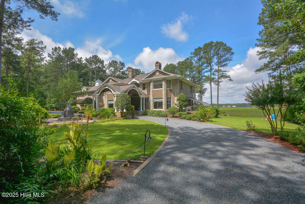 1064 Tresses Court Property Photo 3