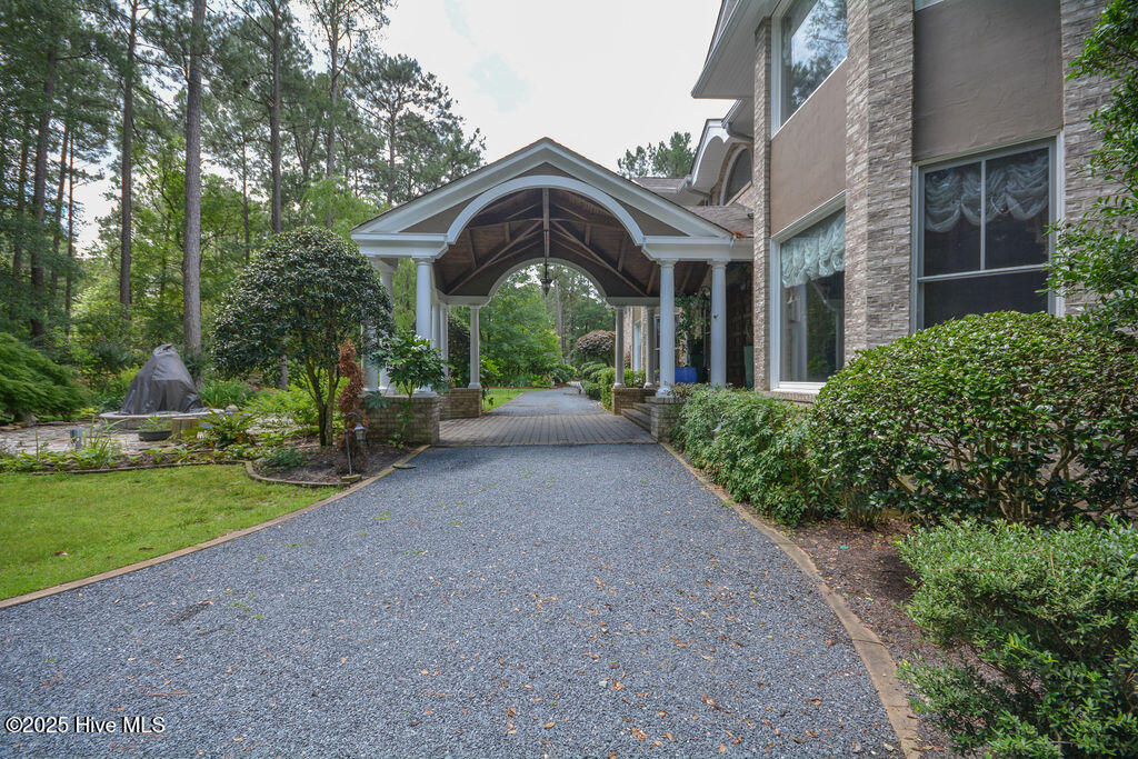 1064 Tresses Court Property Photo 4