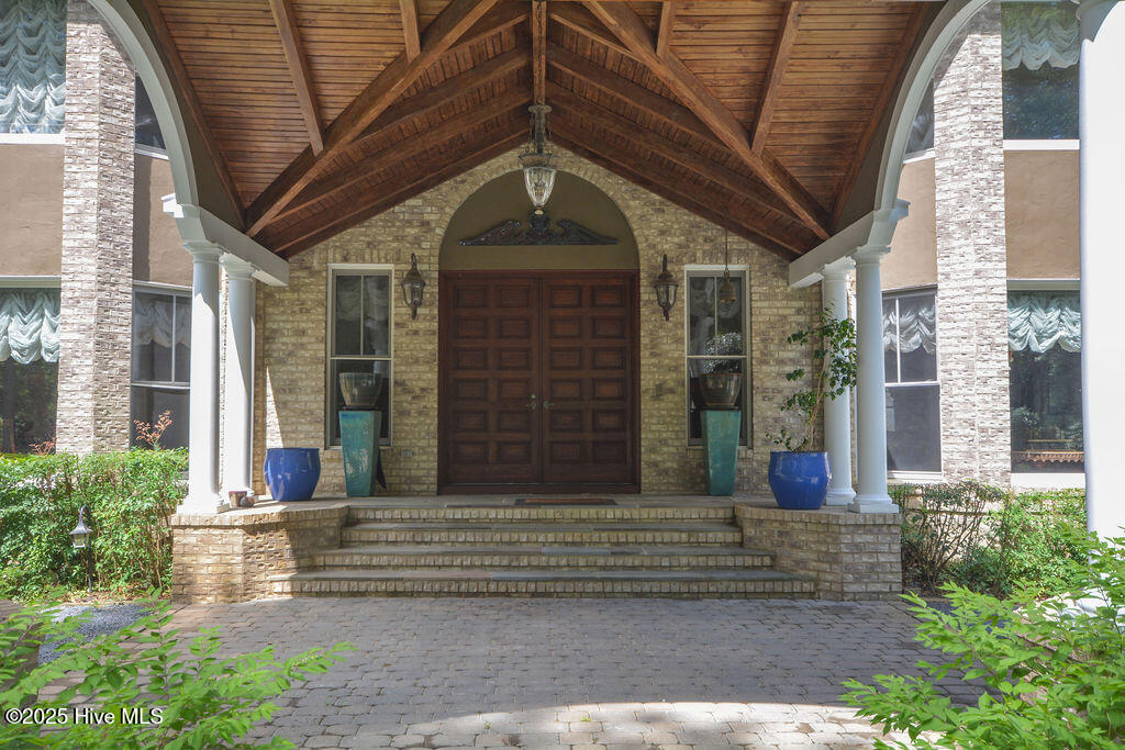 1064 Tresses Court Property Photo 5