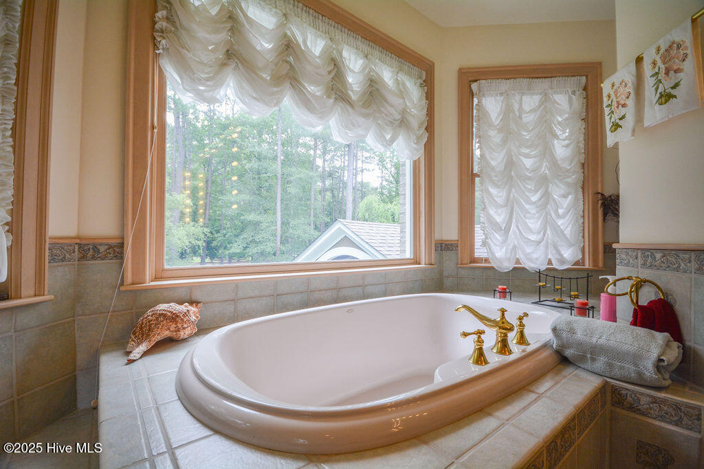 1064 Tresses Court Property Photo 32