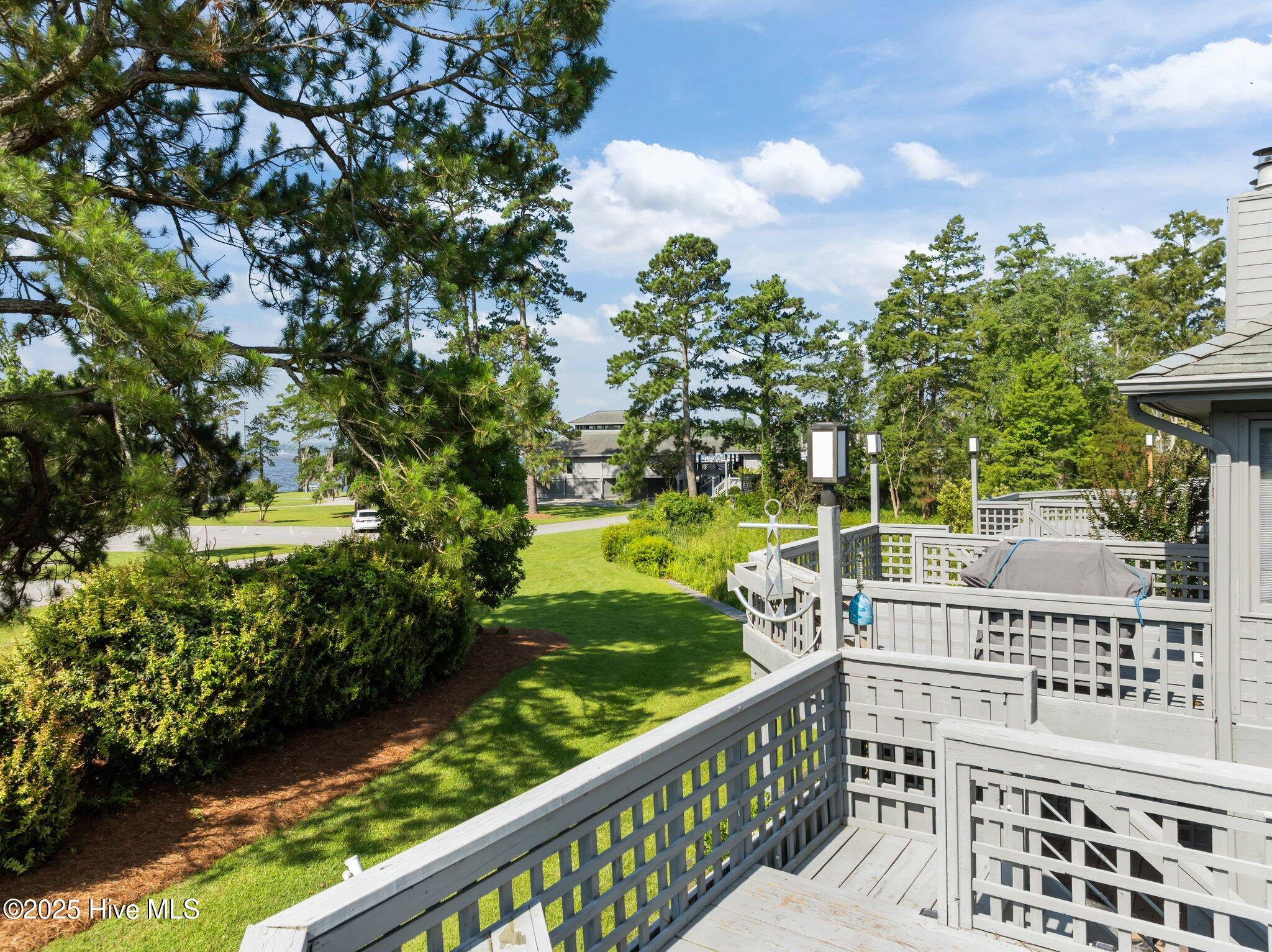110 Forecastle Court Property Photo 8