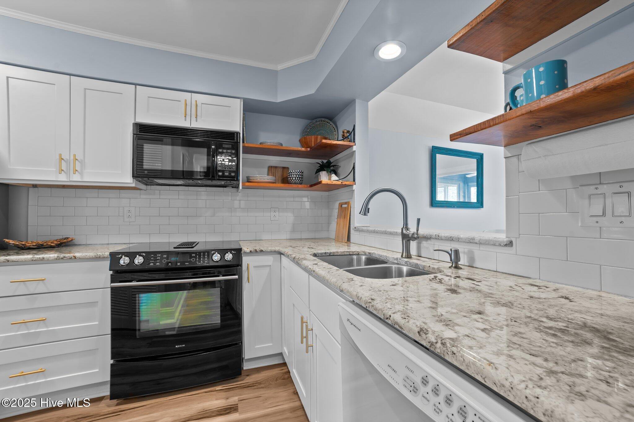 110 Forecastle Court Property Photo 22