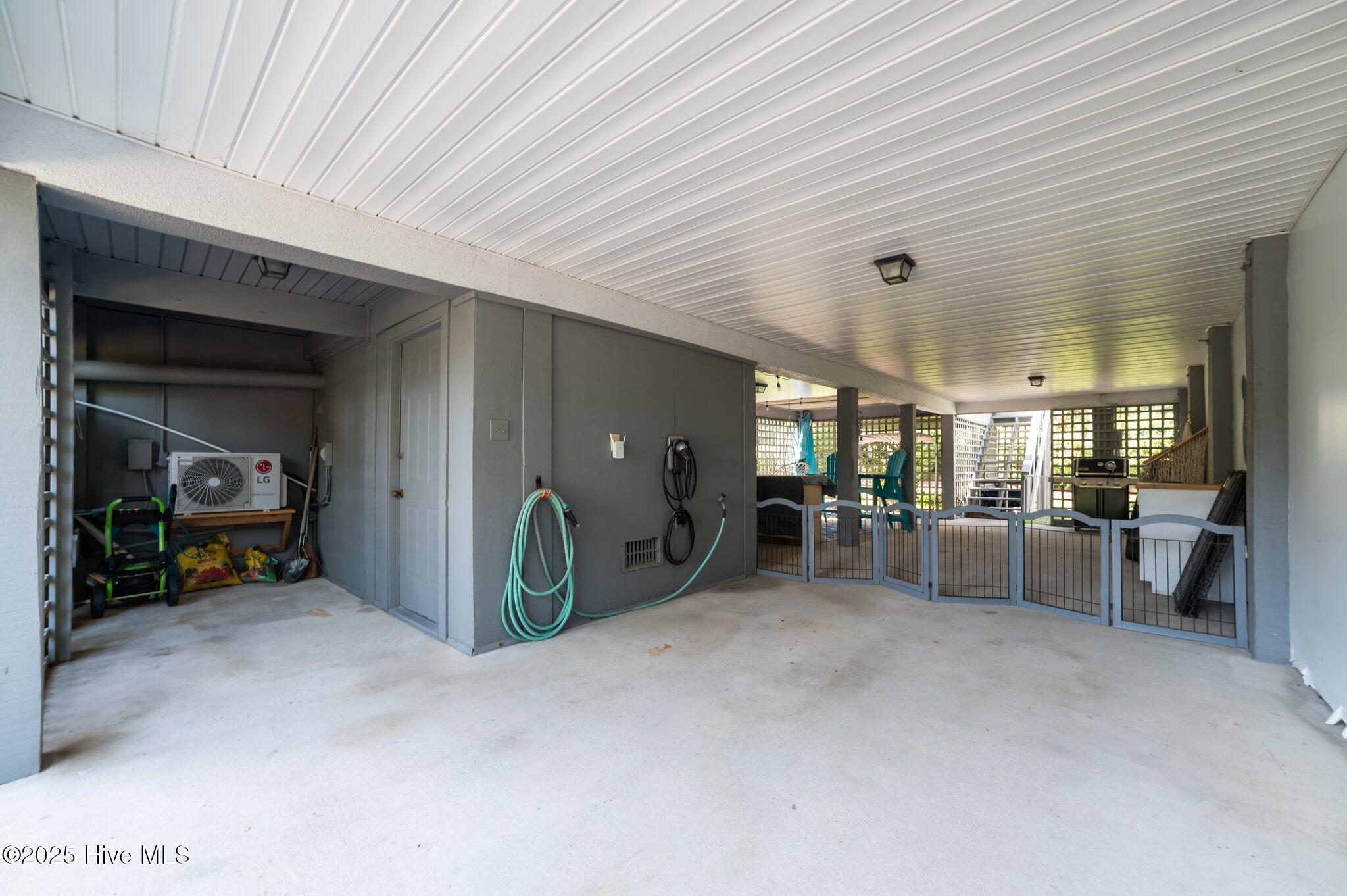 110 Forecastle Court Property Photo 39