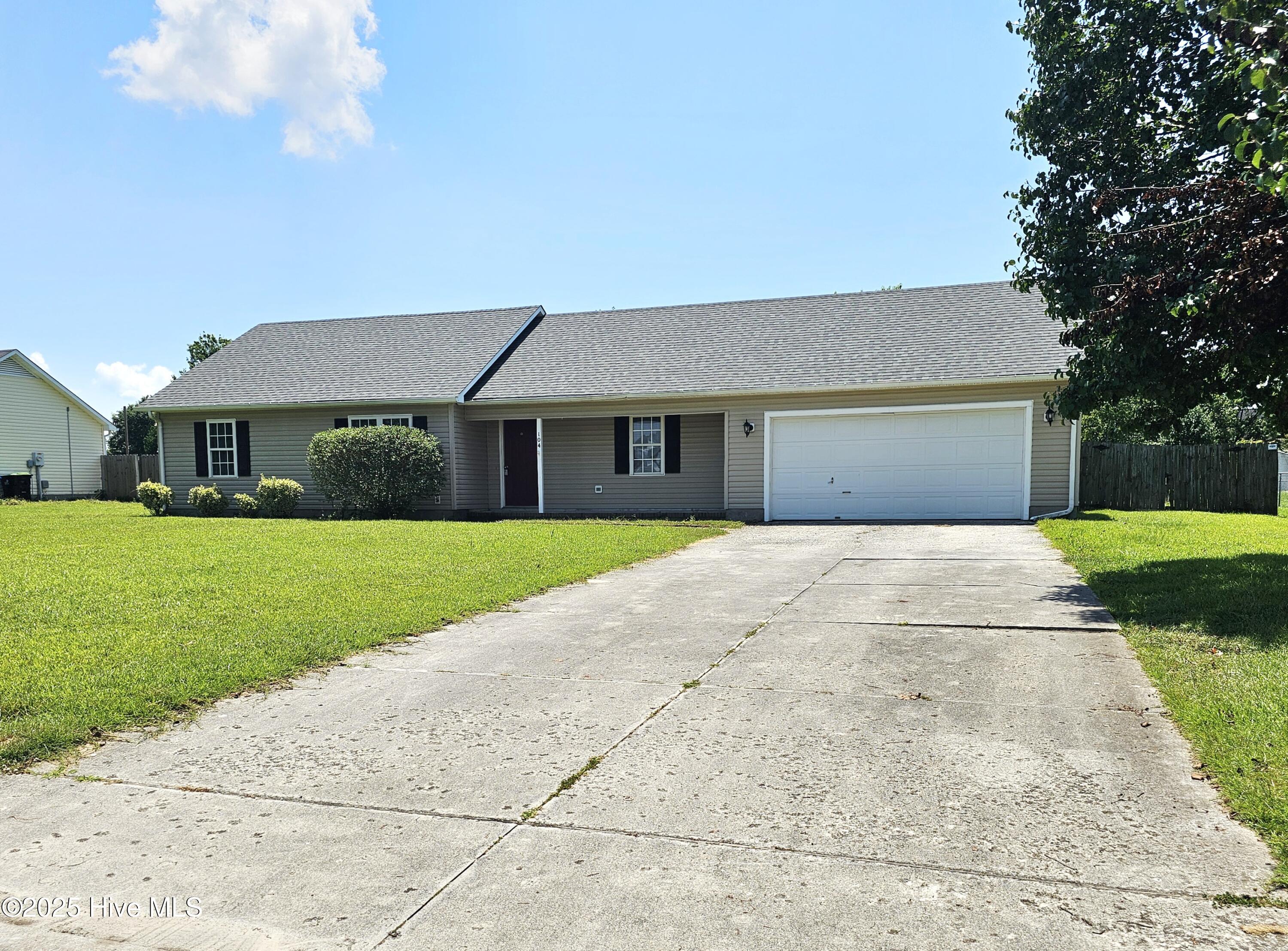 104 Annie Road Property Photo 1