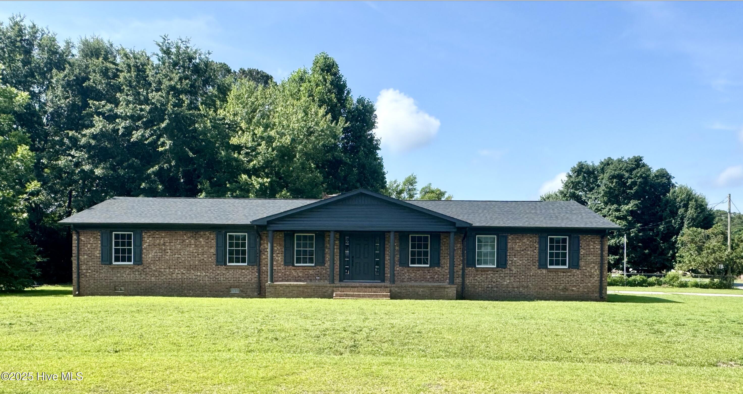 200 Colonial Avenue Property Photo 1