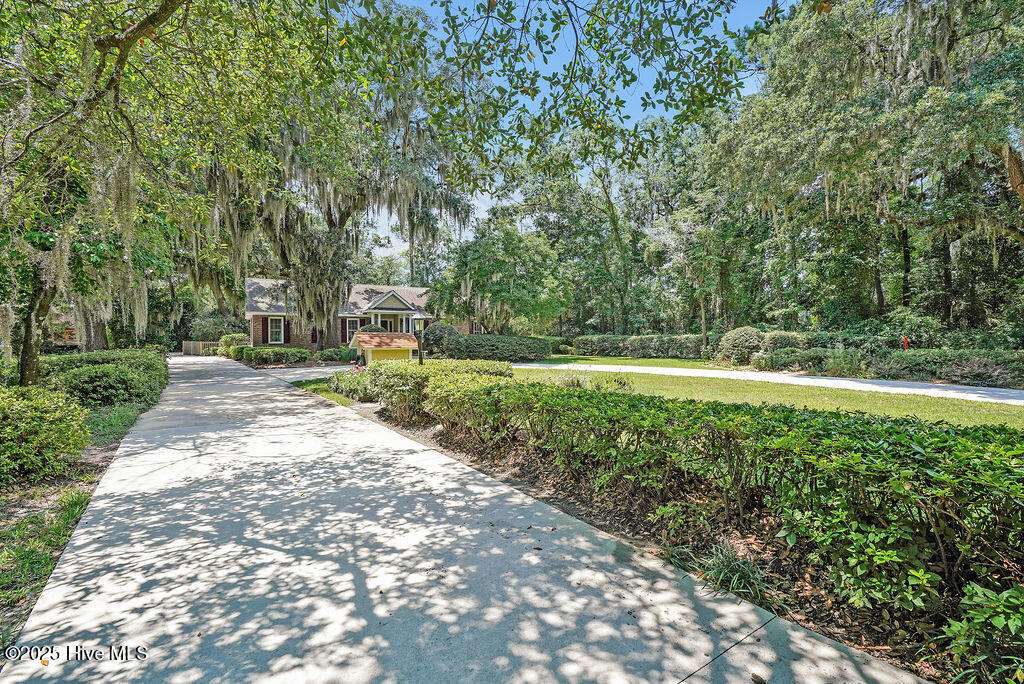 693 River Road Property Photo 4