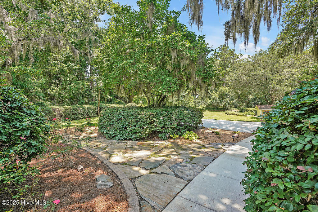 693 River Road Property Photo 5