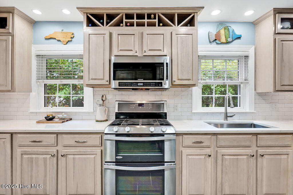 693 River Road Property Photo 18