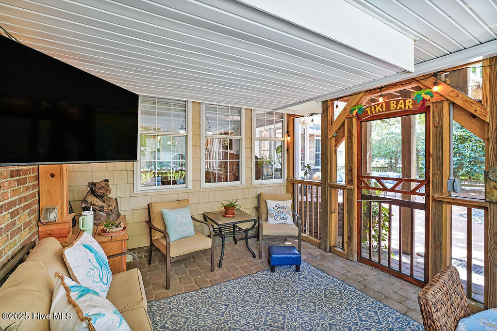 693 River Road Property Photo 44