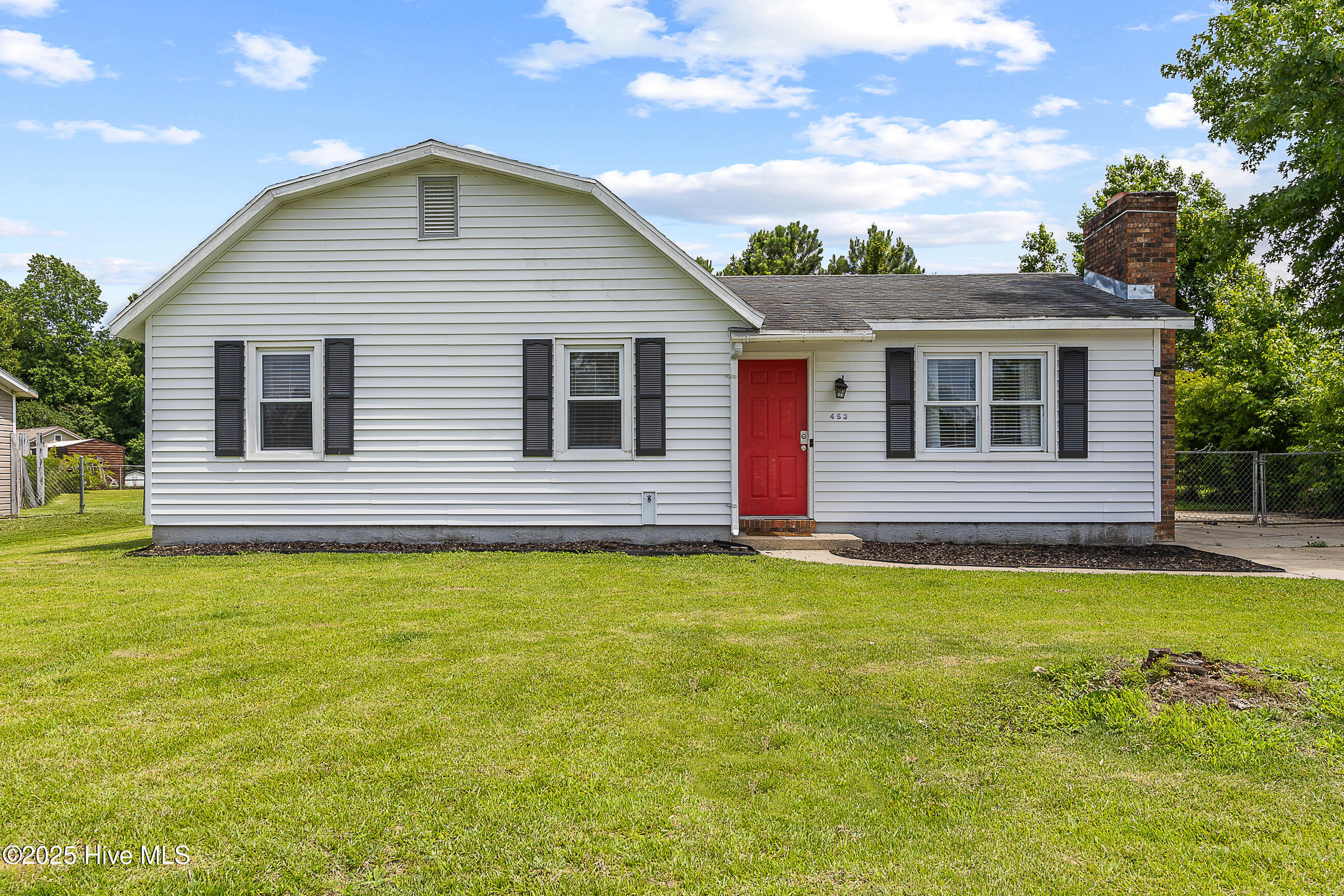 453 Hunting Green Drive Property Photo 1