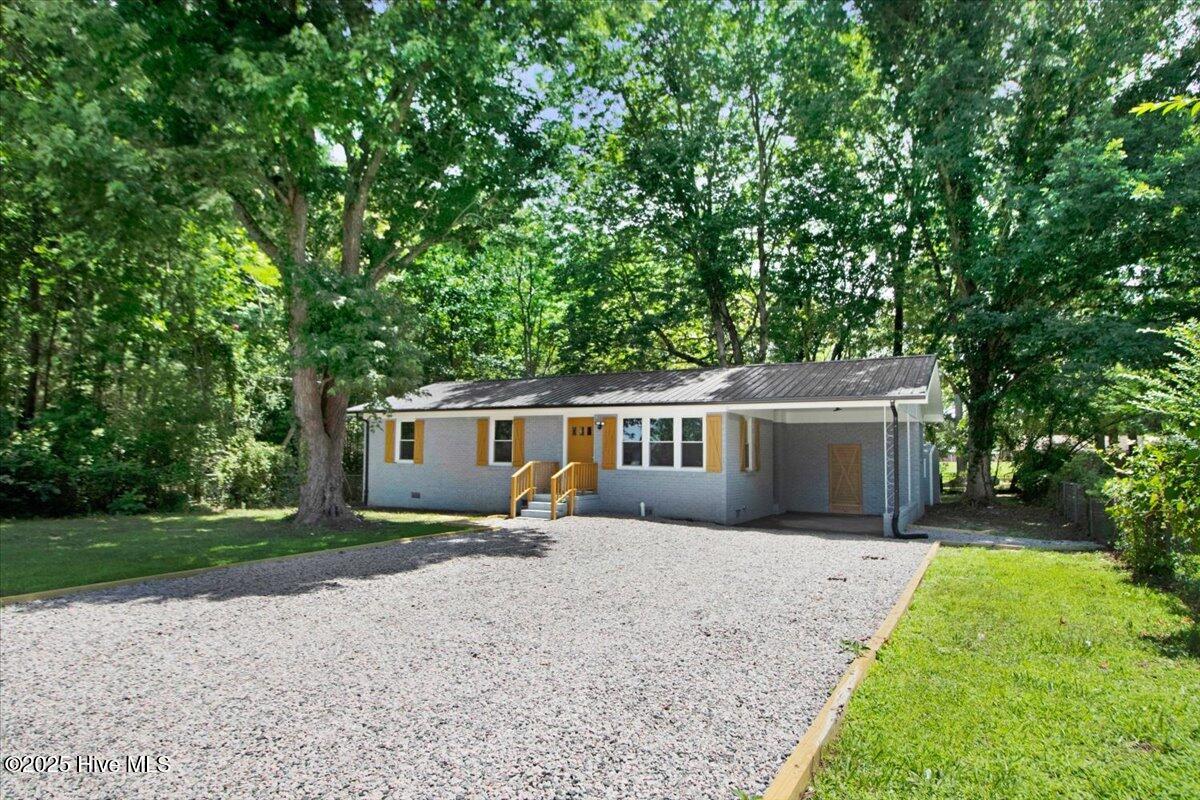 412 E 18th Street Property Photo 1