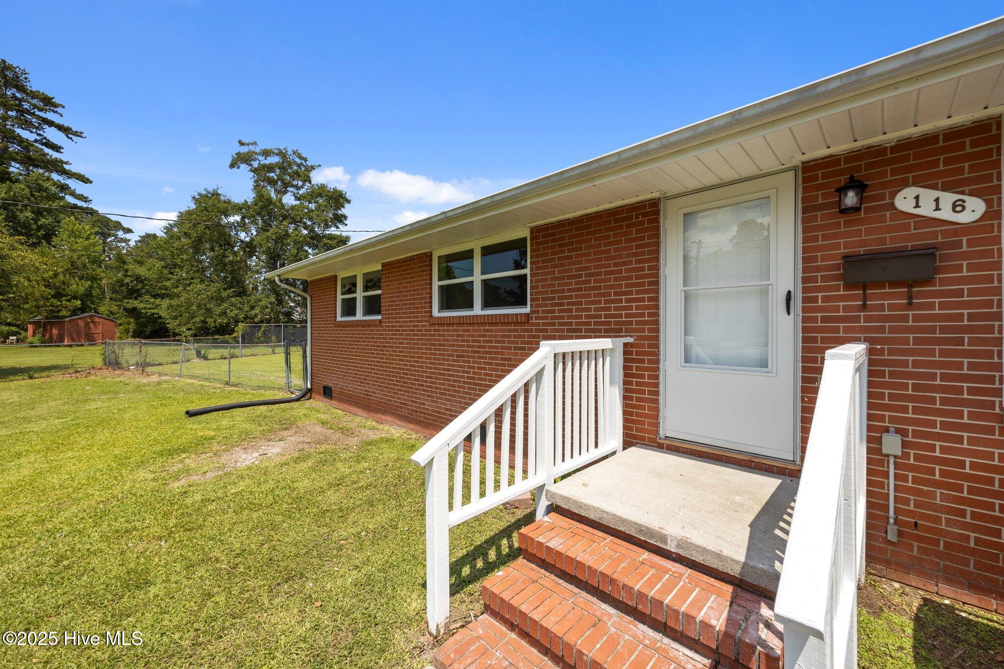116 E Sherwood Drive Property Photo 1