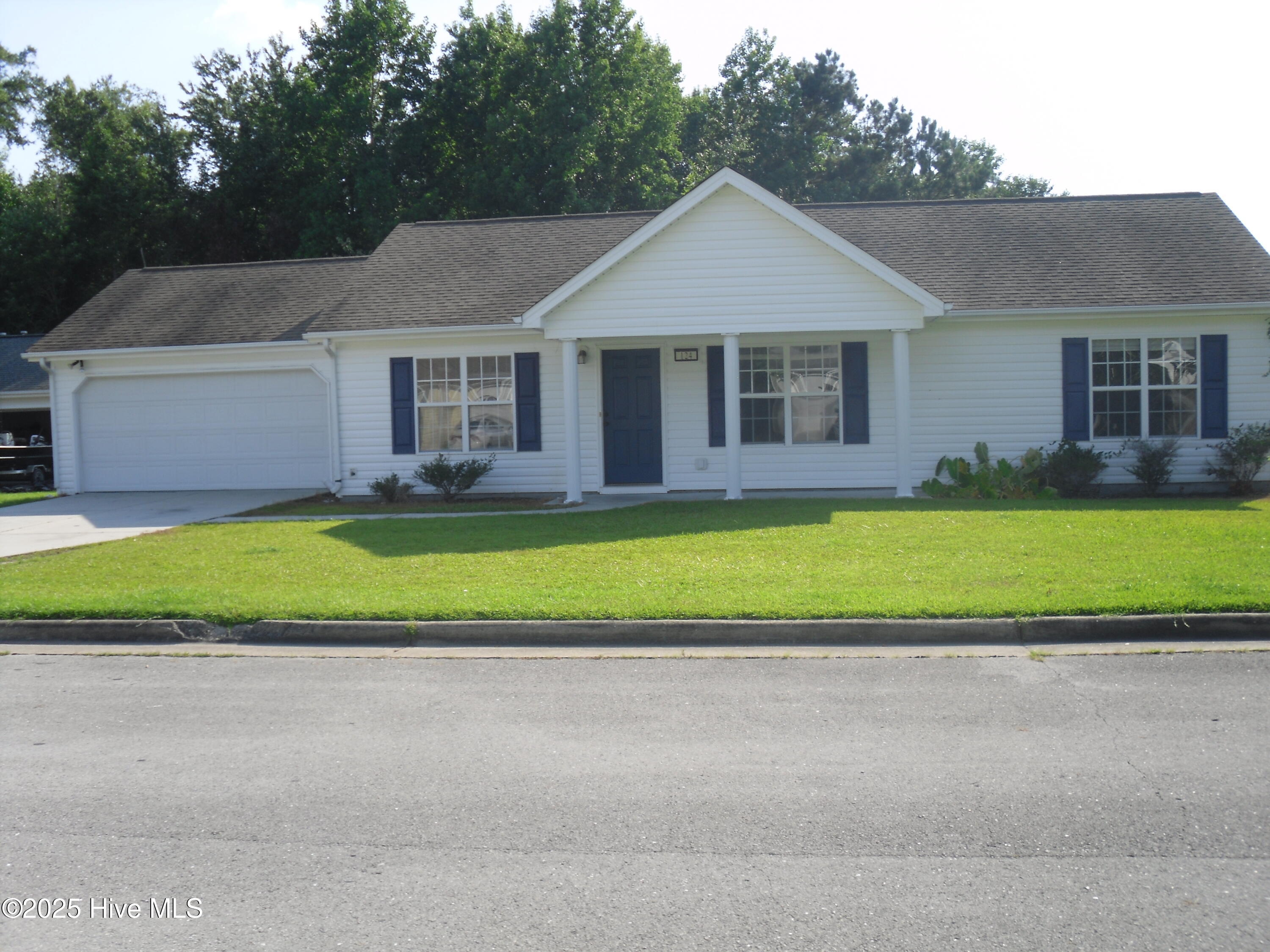 124 Pella Lane Property Photo 1
