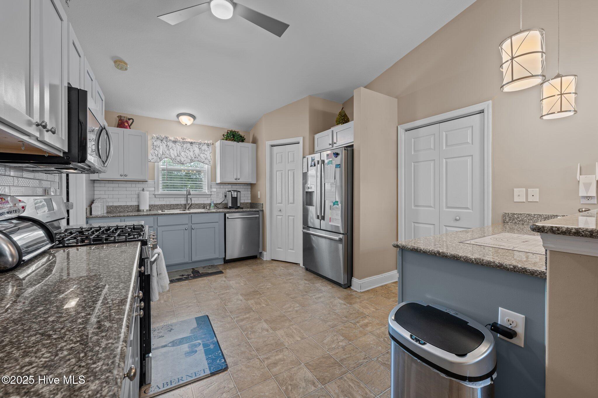 102 Bandon Drive Property Photo 24
