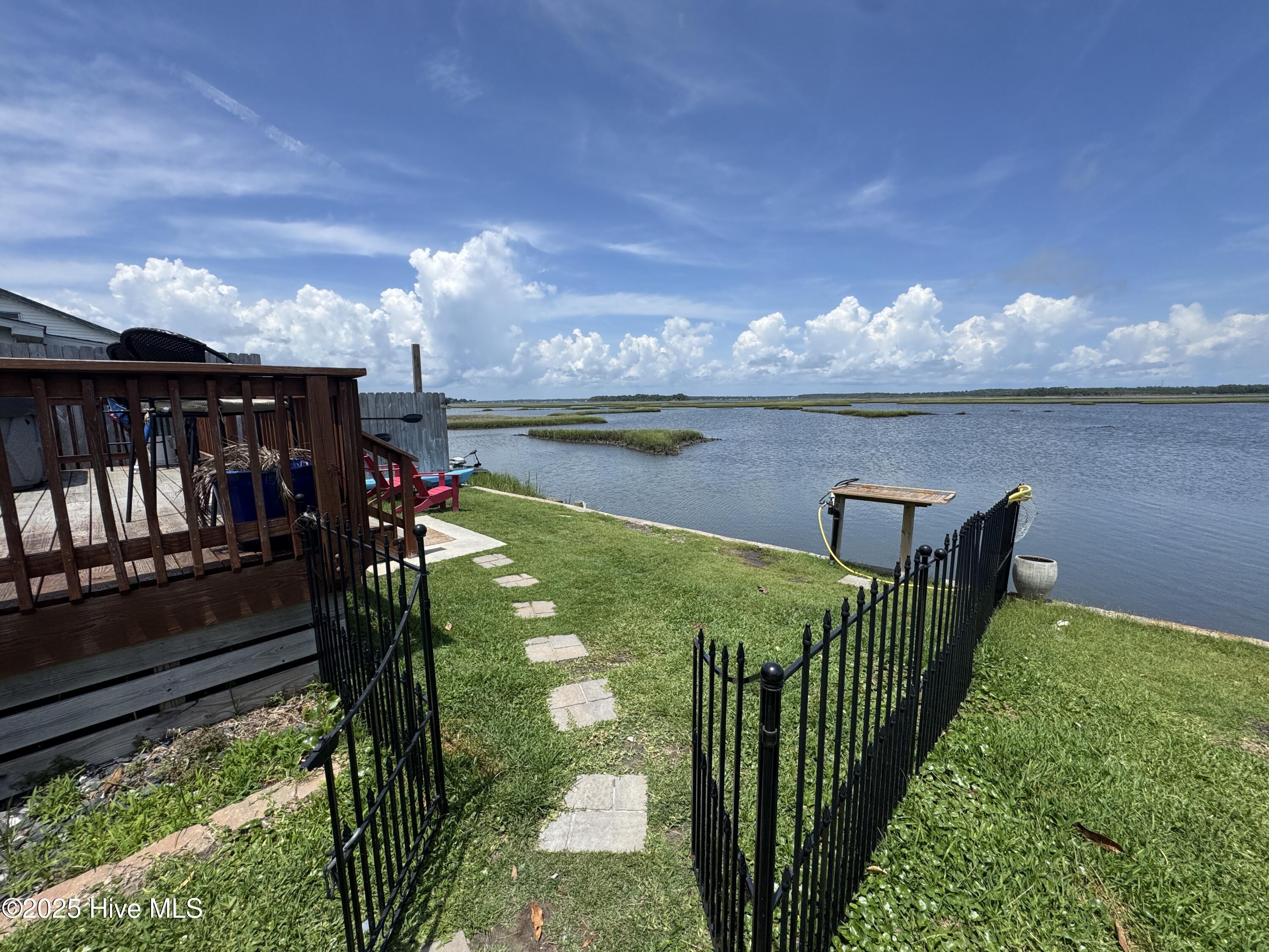 123 Cedar Point Boulevard Property Photo 1