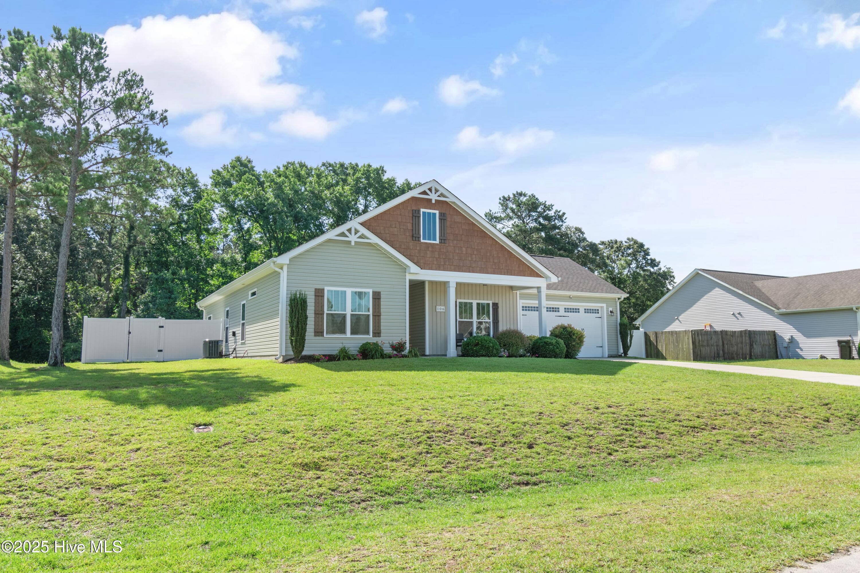 106 Rolling Knoll Court Property Photo 1