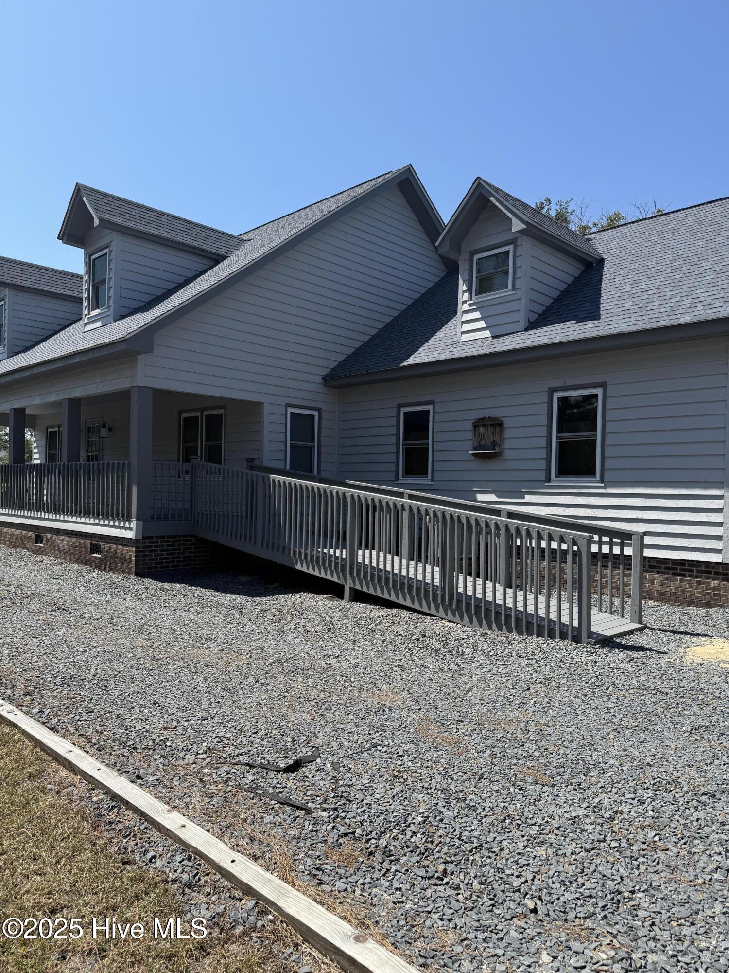 2106 E Oak Island Drive Property Photo 4