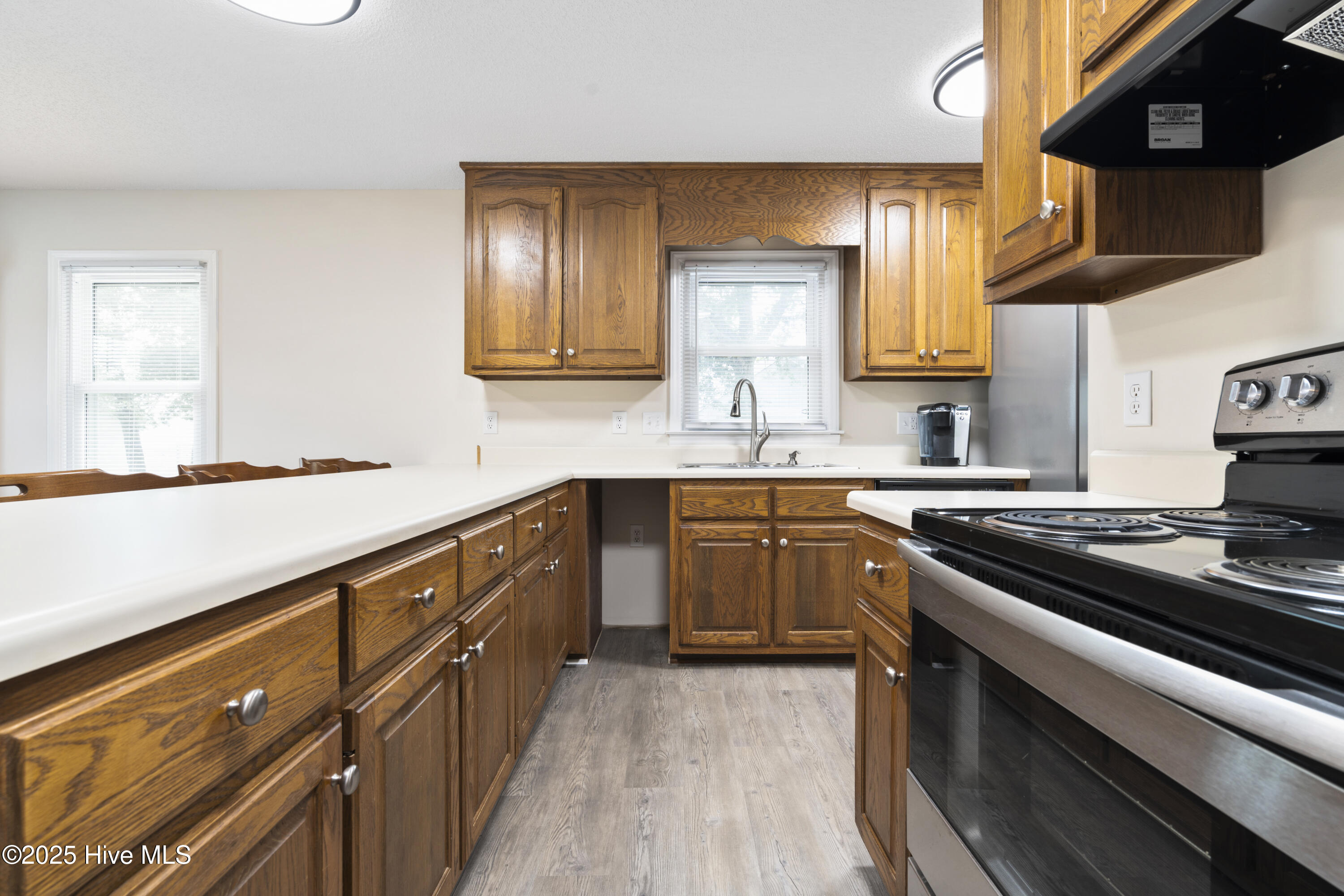 2106 E Oak Island Drive Property Photo 13