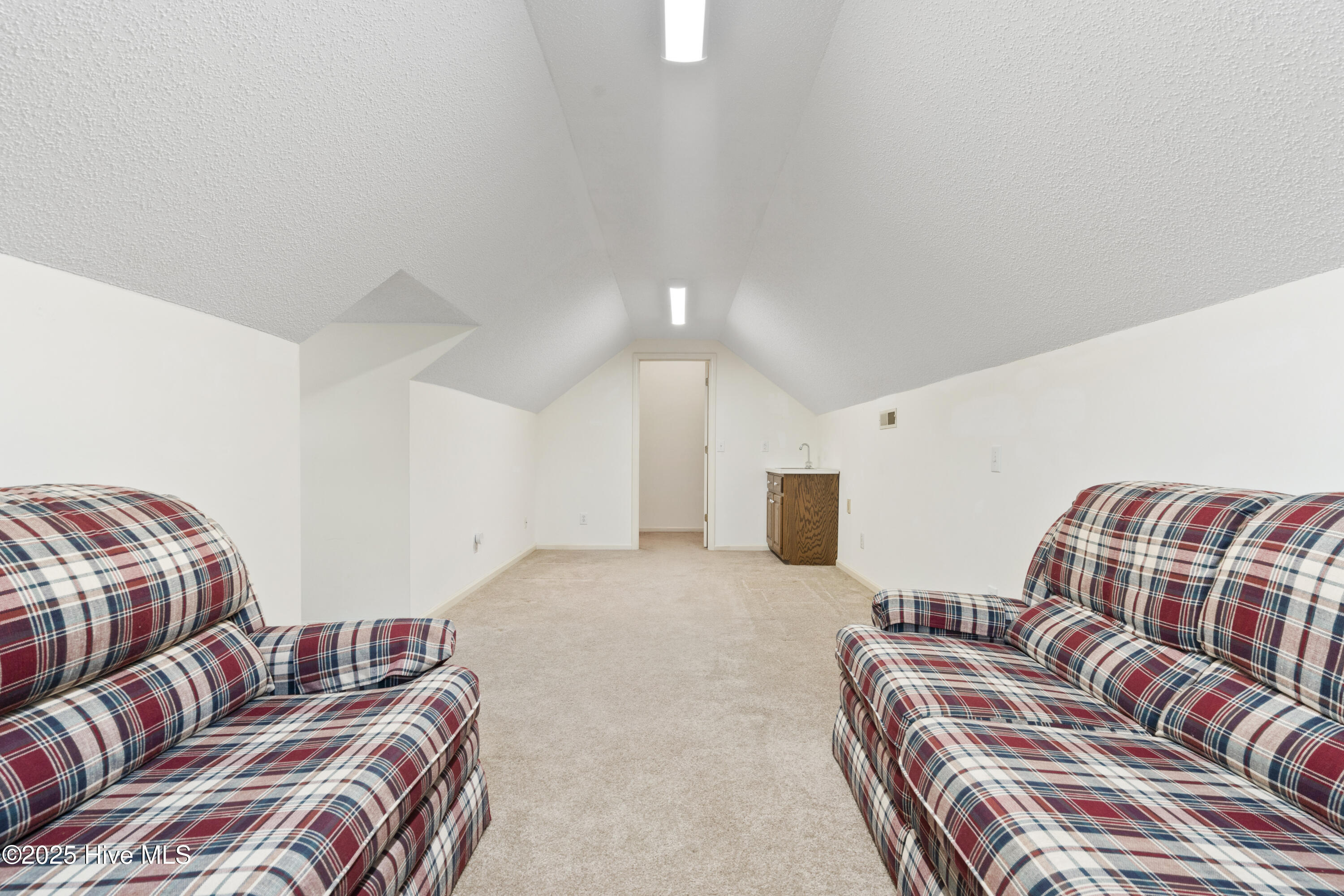 2106 E Oak Island Drive Property Photo 28