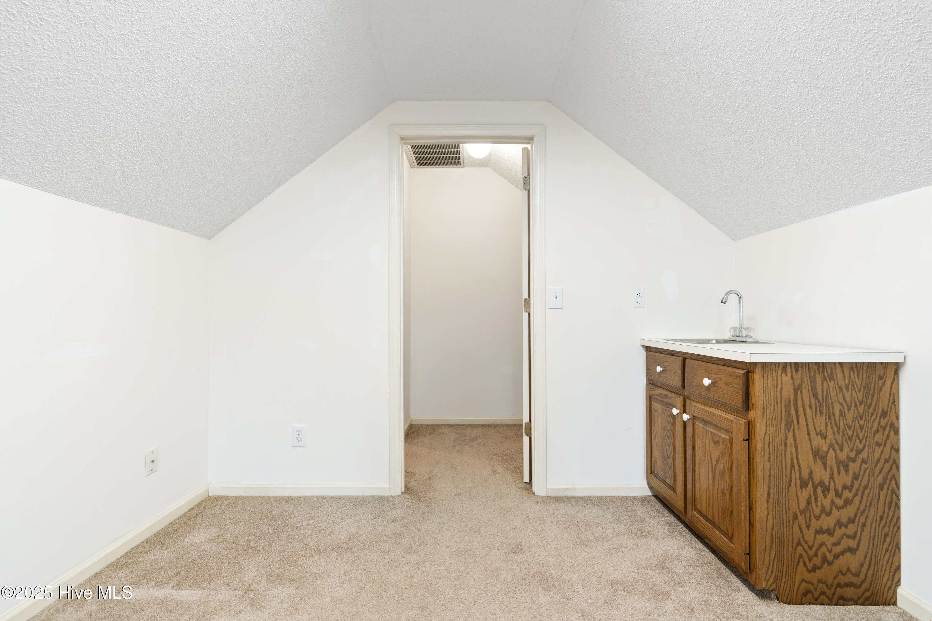 2106 E Oak Island Drive Property Photo 29