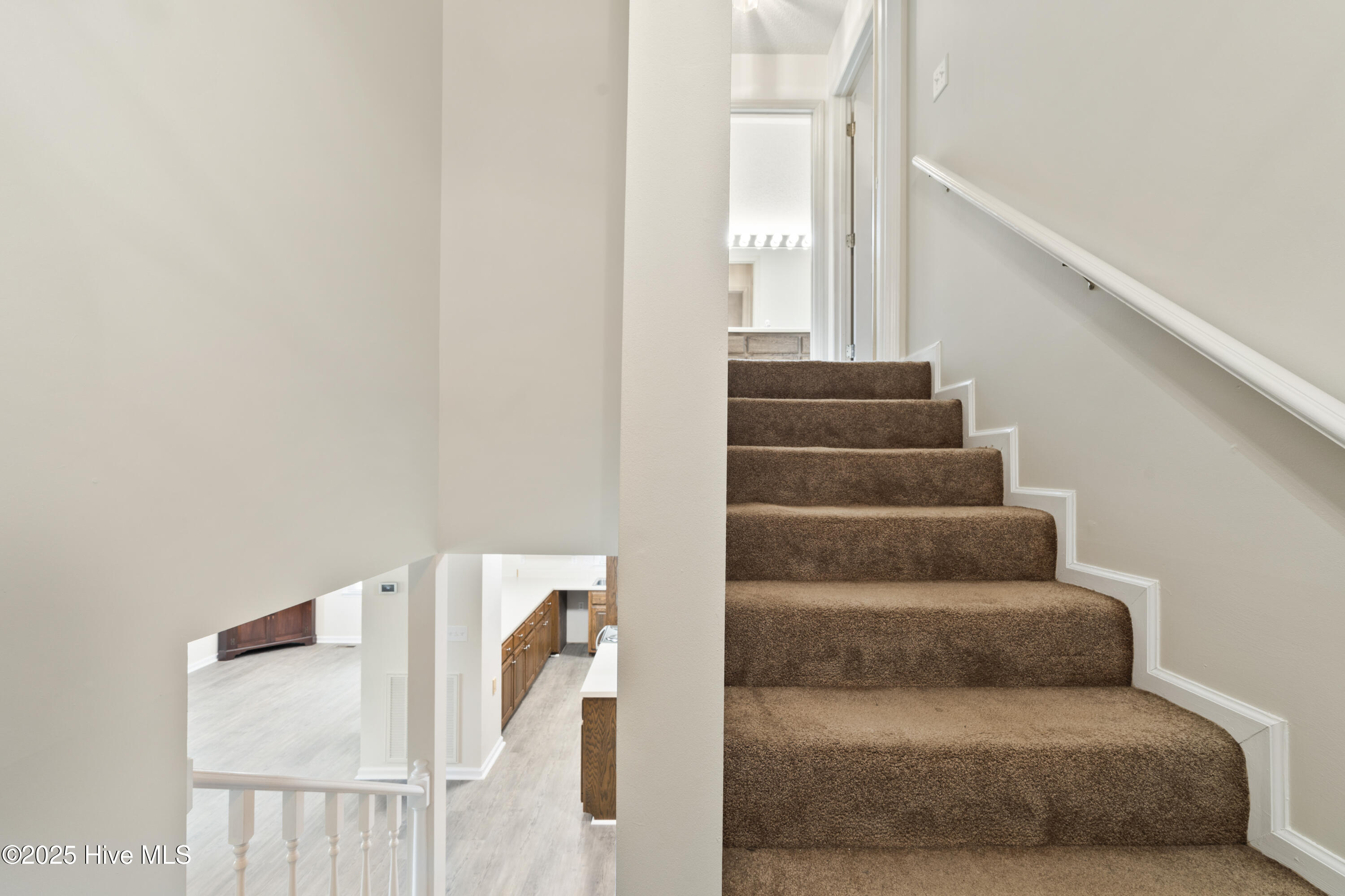 2106 E Oak Island Drive Property Photo 30