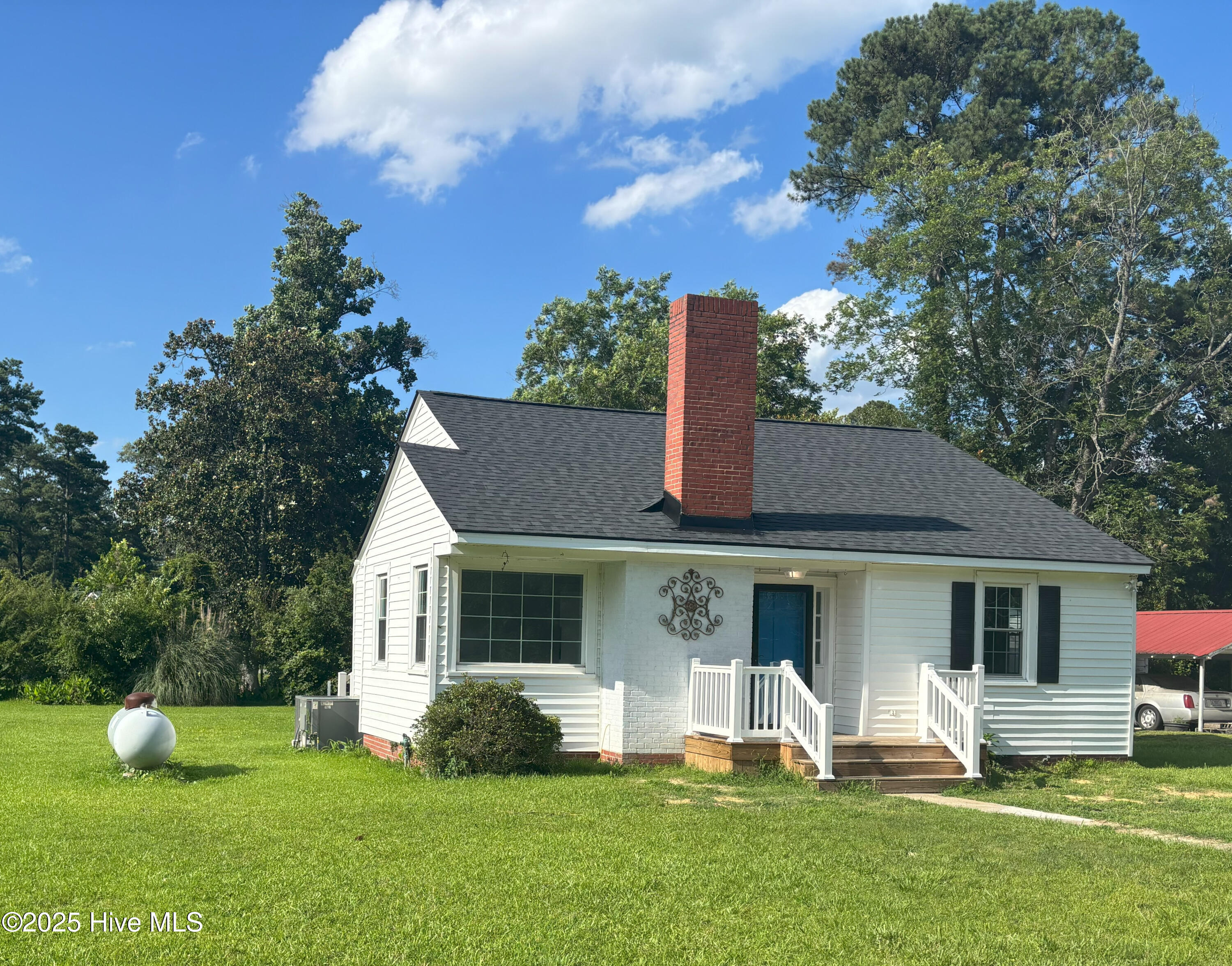 113 Linden Street Property Photo 1