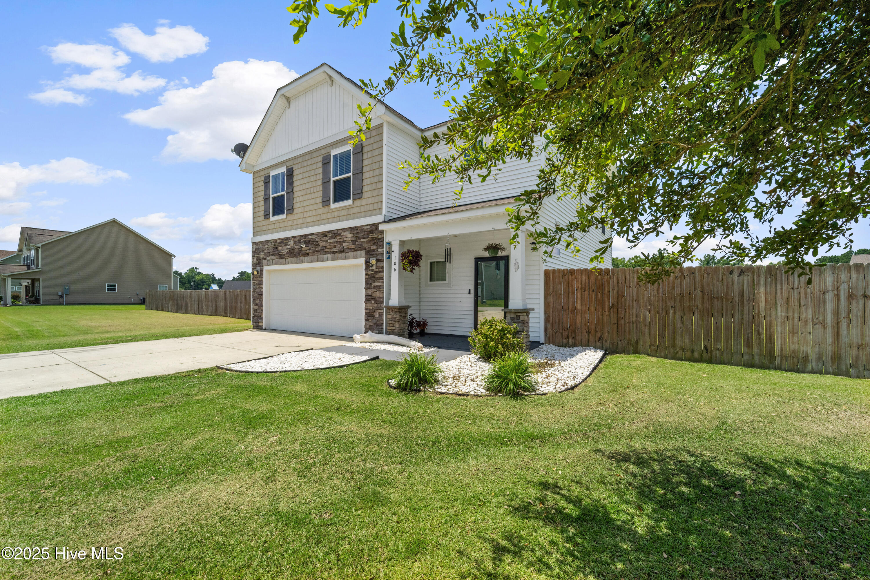 106 Moss Creek Drive Property Photo 1
