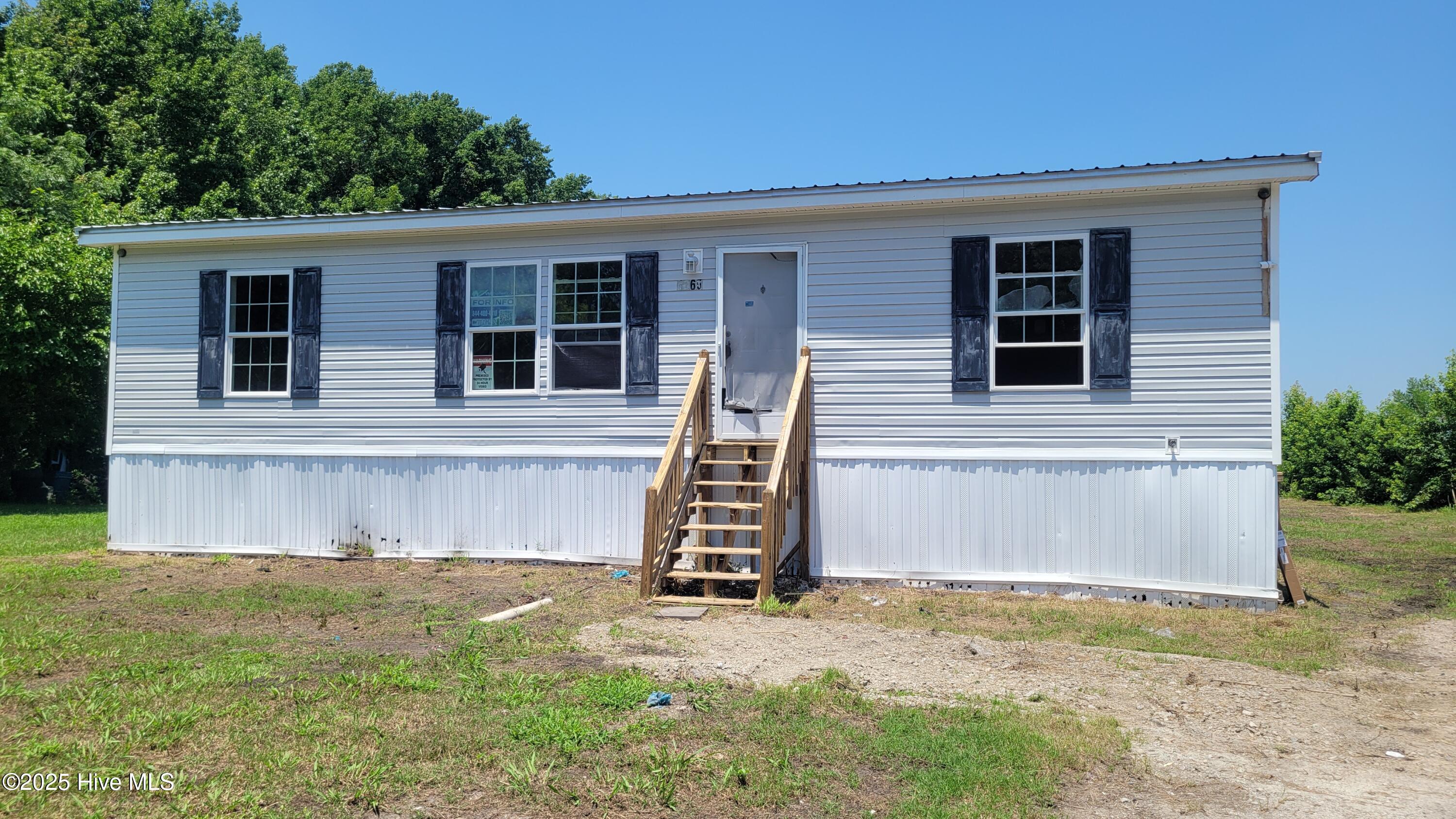 1065 Railroad Street Property Photo 1