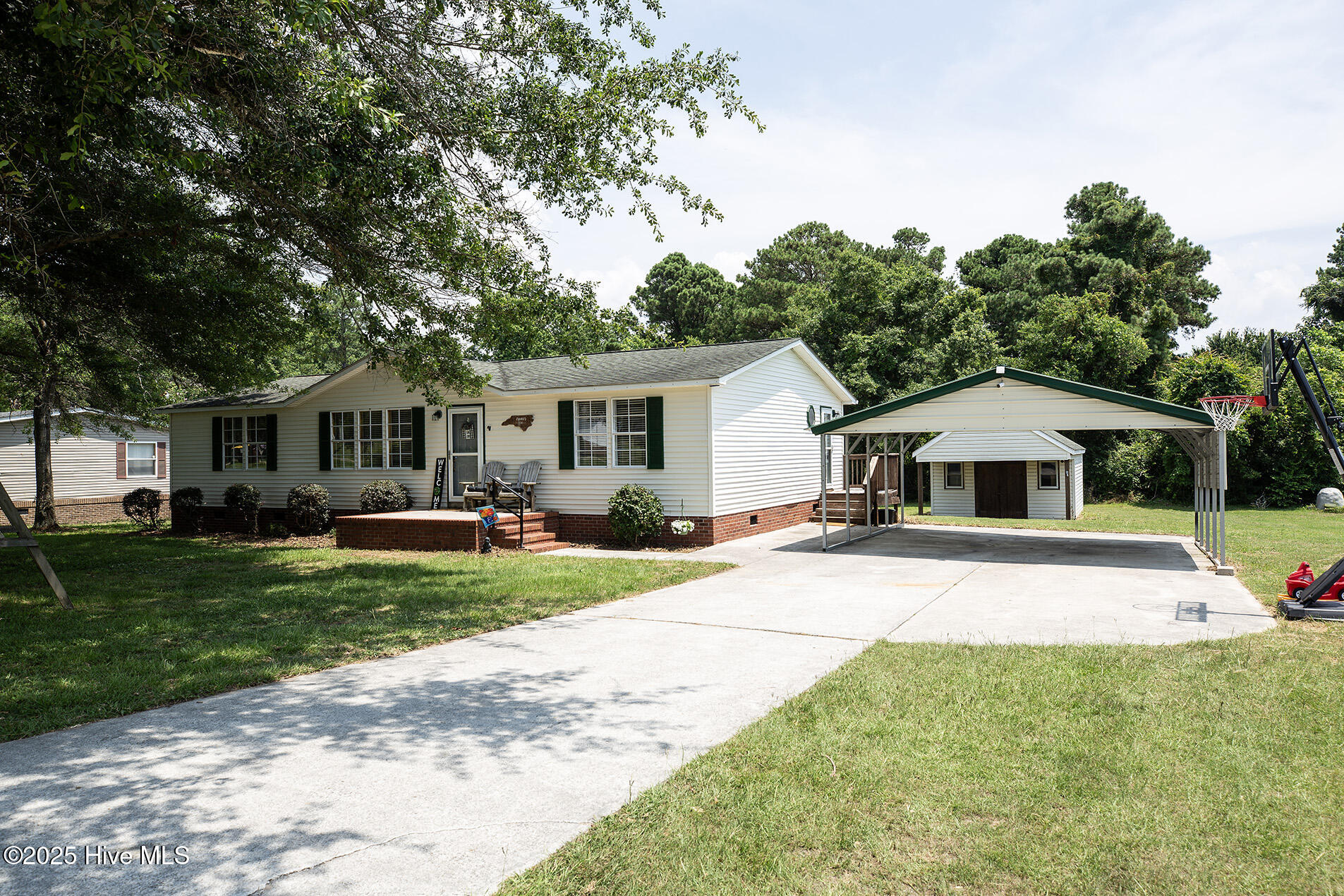 305 Moores Landing Road Property Photo 1