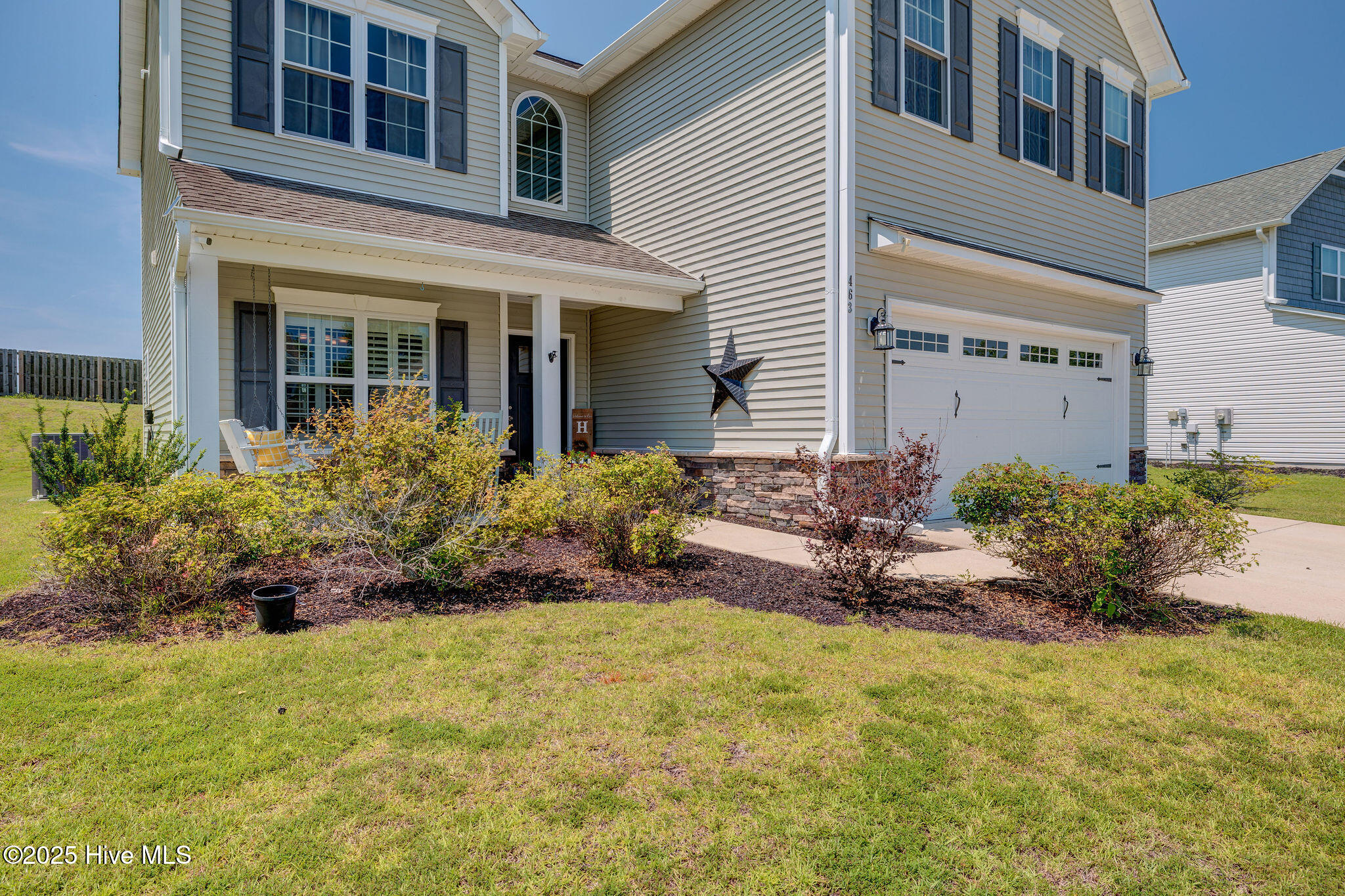 463 Avendale Drive Property Photo 1