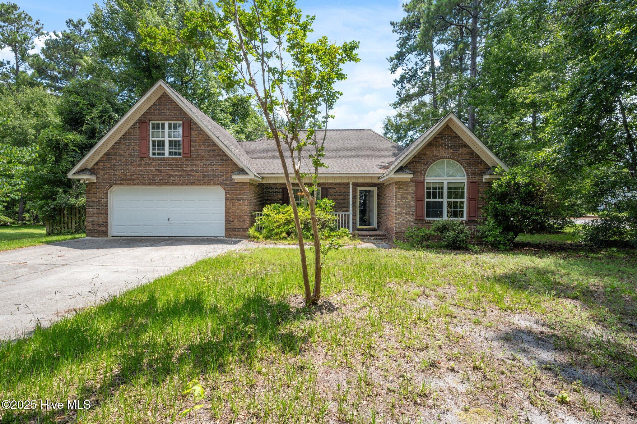 901 Wood Ridge Court Property Photo 1