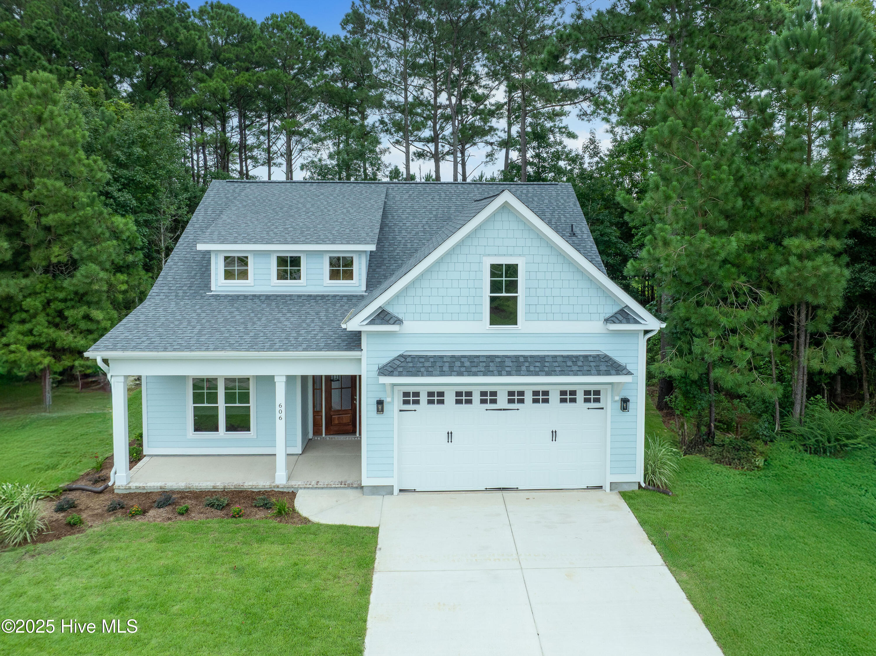 606 Martin House Loop Property Photo 1