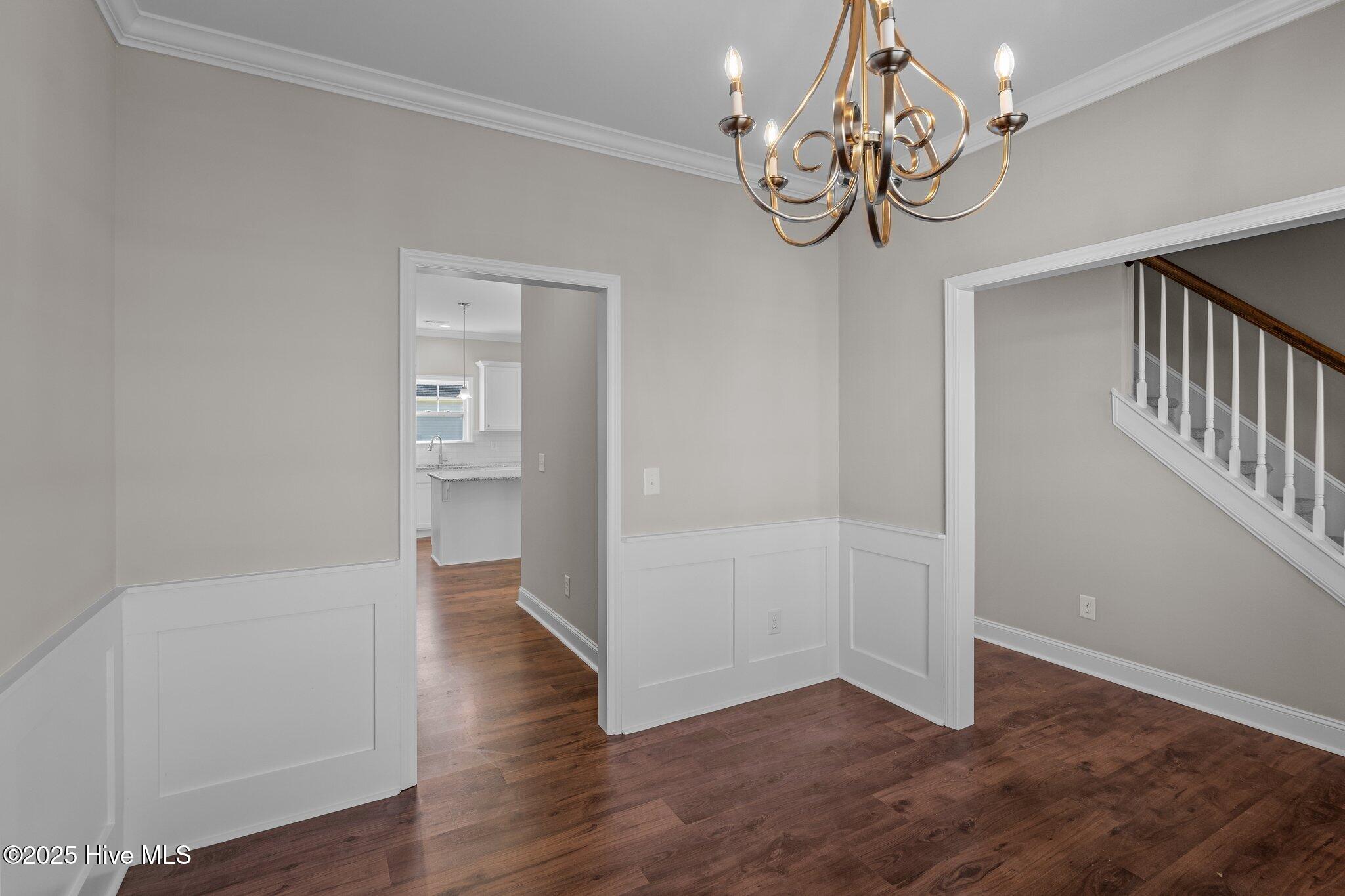 725 Peridot Court Property Photo 4